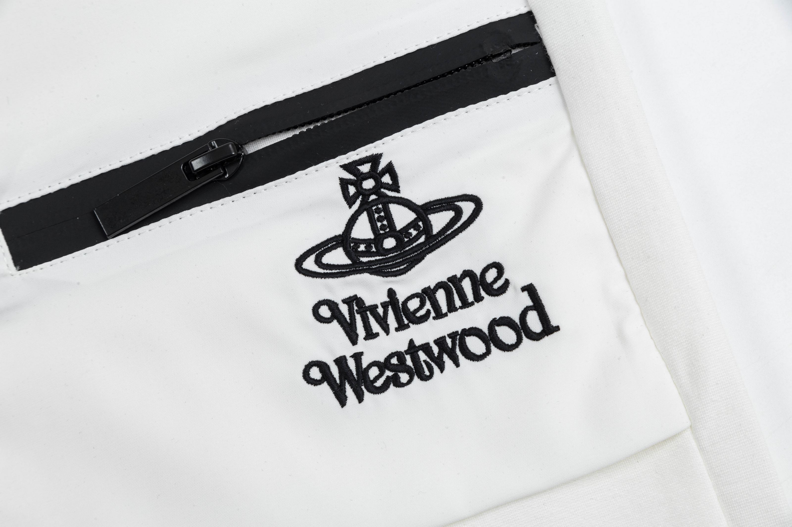 2025 Custom Knitted Logo Shorts in Black-White, Tight Layout, Strong Crotch, Stylish Design - 图片 4