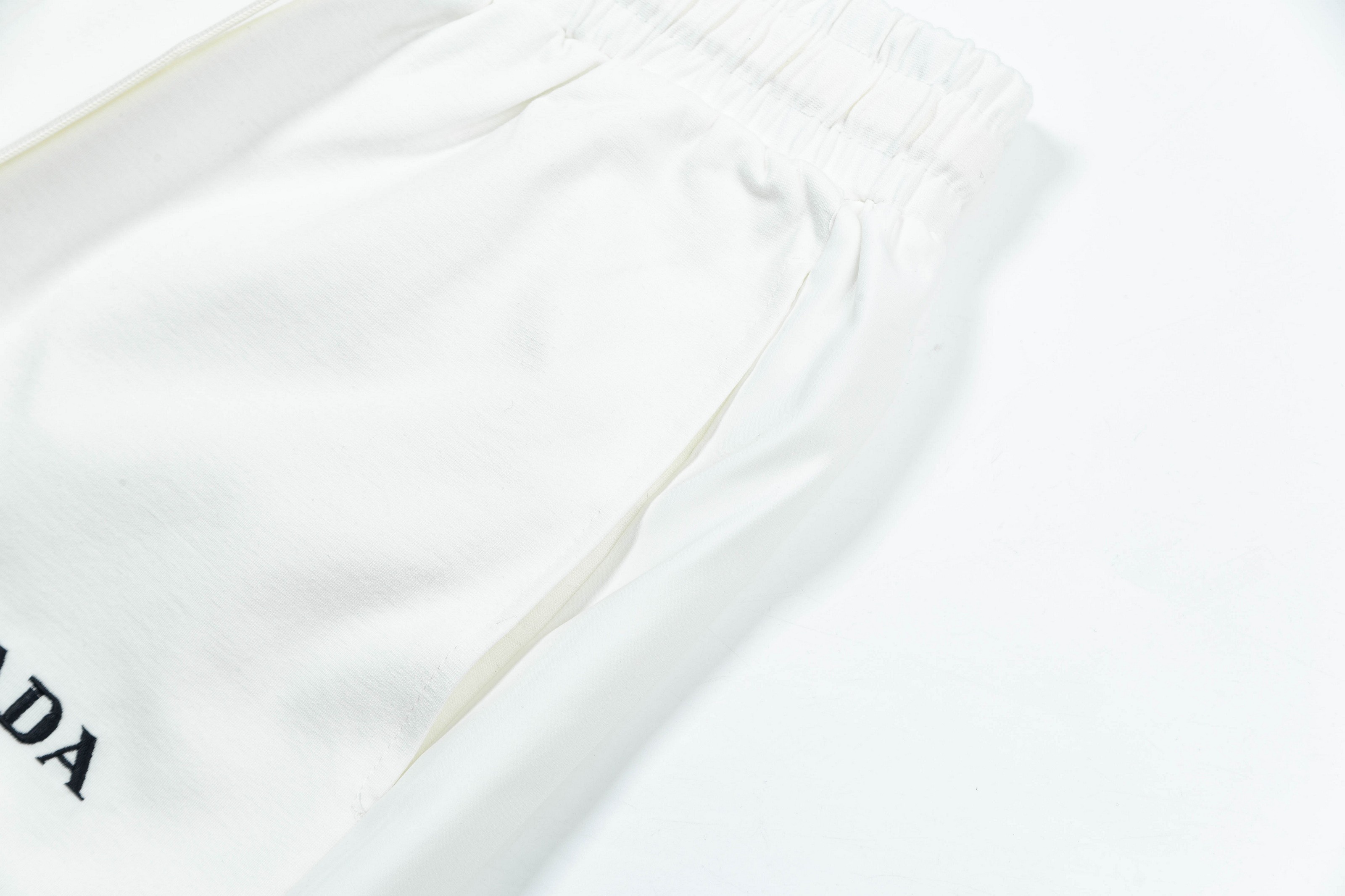 2025 Prada Custom Knitting Shorts with Tight Layout and Strong Crotch - 图片 5