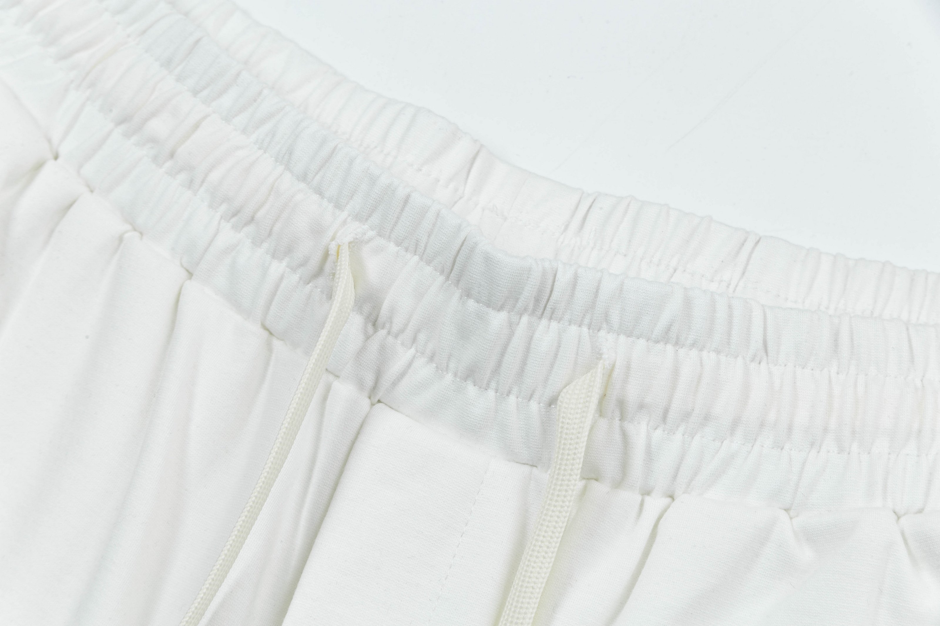 2025 Loewe New Knitting Shorts with Custom Fabric and Logo Embroidery - 图片 3