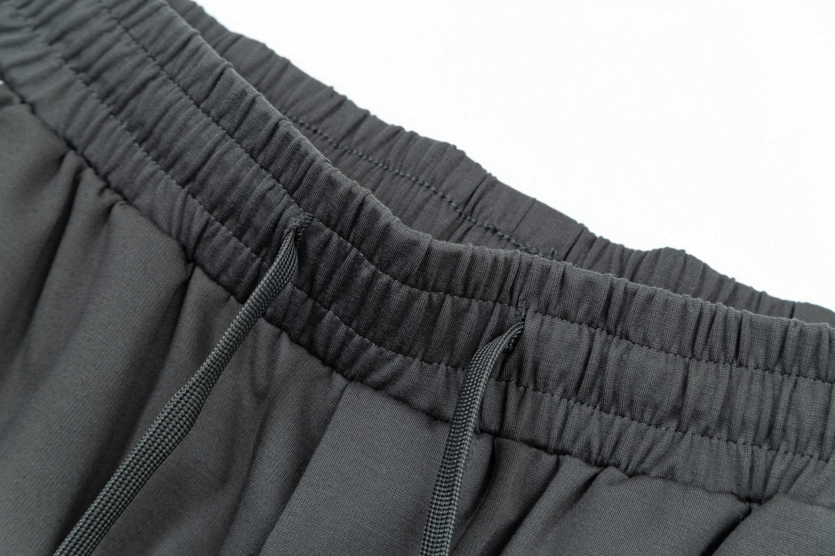 2025 Loewe New Knitting Shorts with Custom Fabric and Embroidered Logo - 图片 3