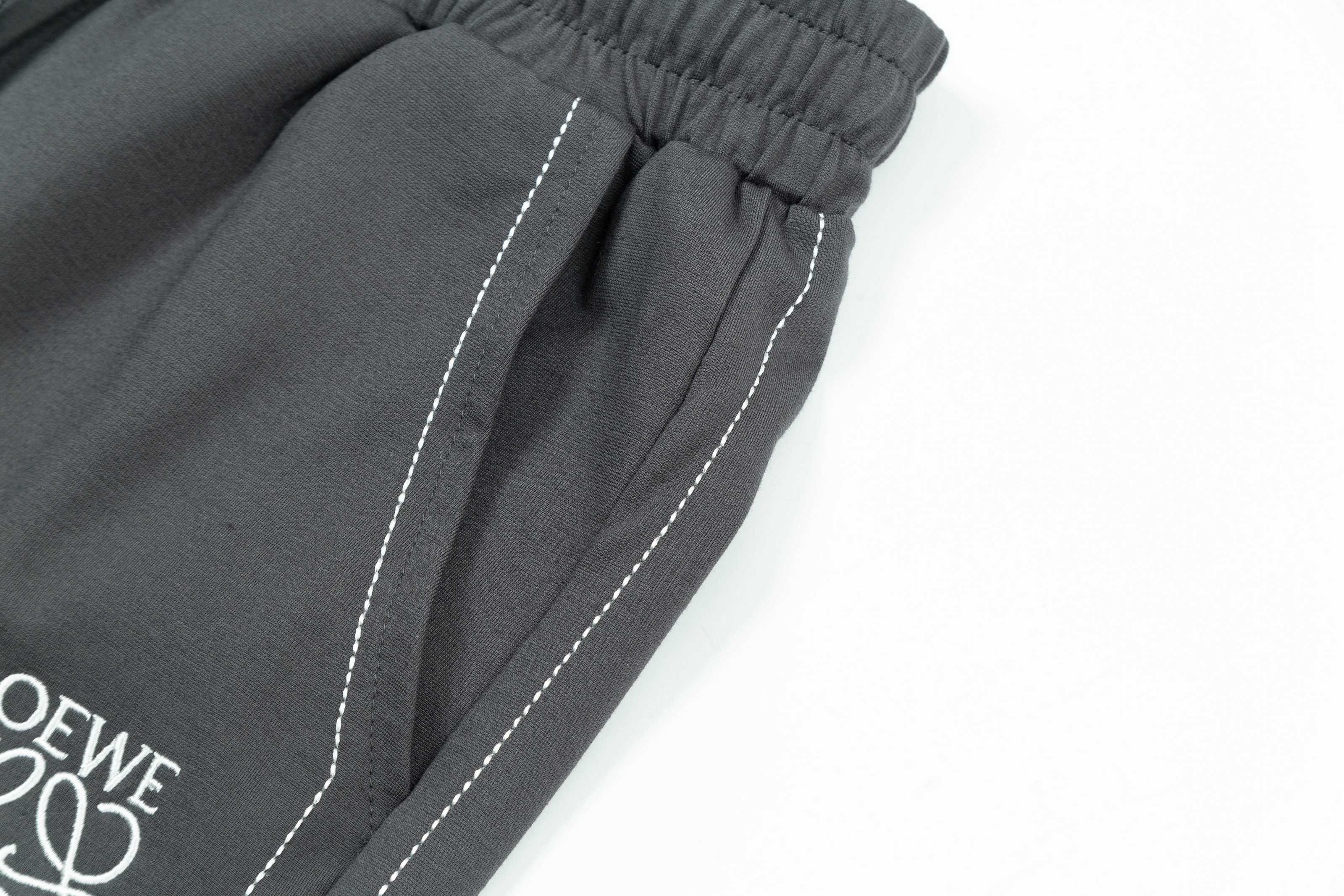 2025 Loewe New Knitting Shorts with Custom Fabric and Embroidered Logo - 图片 5
