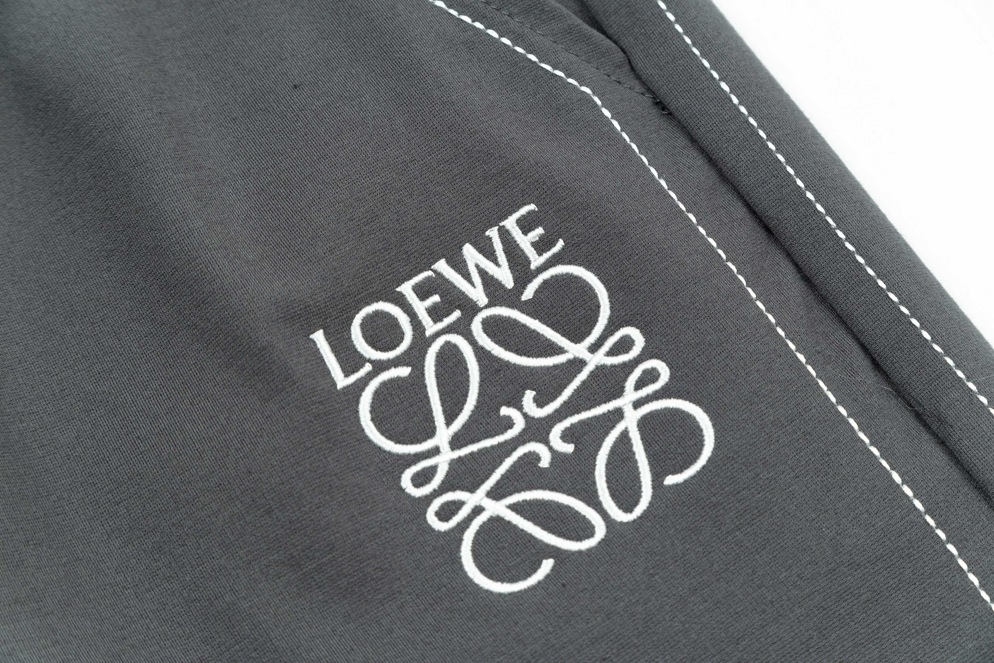 2025 Loewe New Knitting Shorts with Custom Fabric and Embroidered Logo - 图片 6