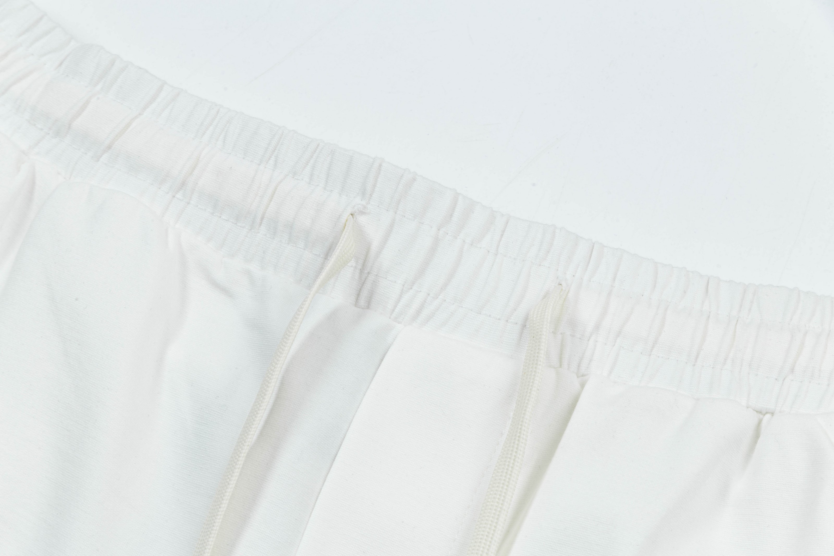 2025 Prada New Knitting Shorts: Custom Fabric, Embroidered Logo, Stylish Design. - 图片 3