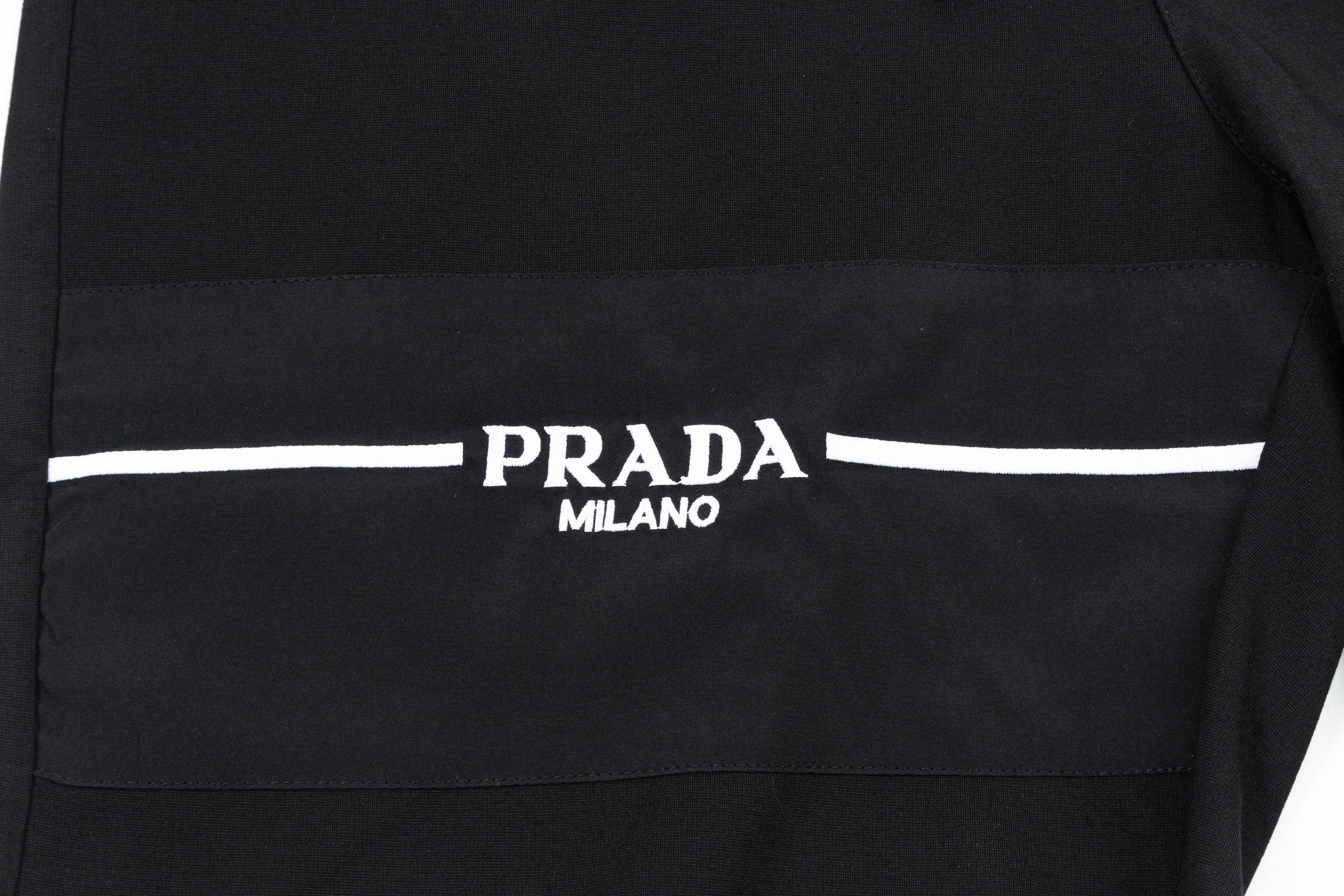 2025 Prada New Knitting Shorts with Custom Embroidered Logo and Strong Crotch Comfort - 图片 8