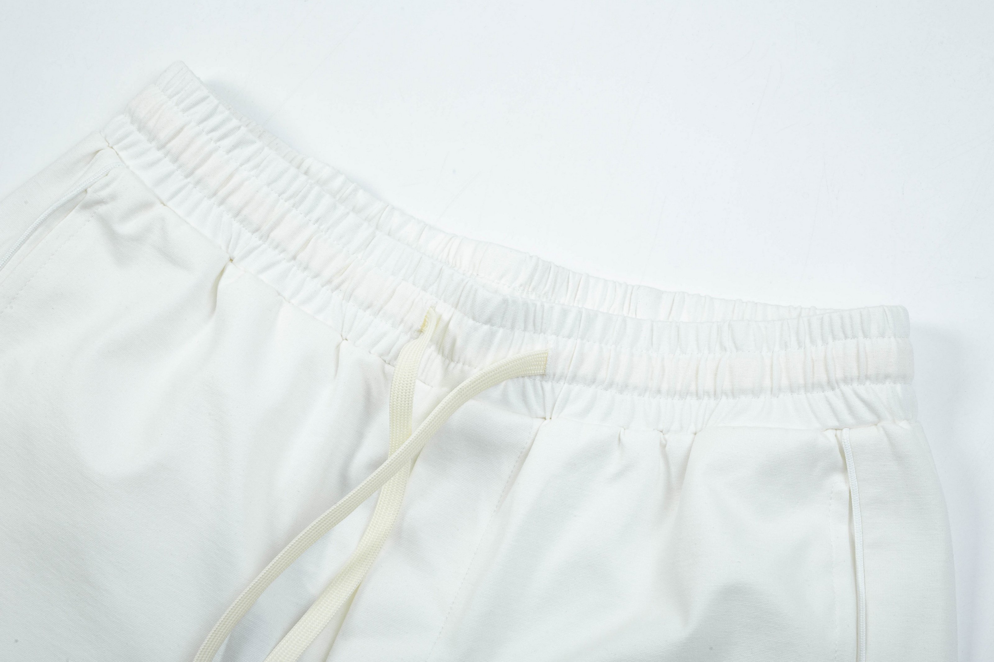 “2025 Crocon Knitting Shorts: Custom Fabric, Strong Crotch, Stylish Design | Black-White, M-4XL” - 图片 3