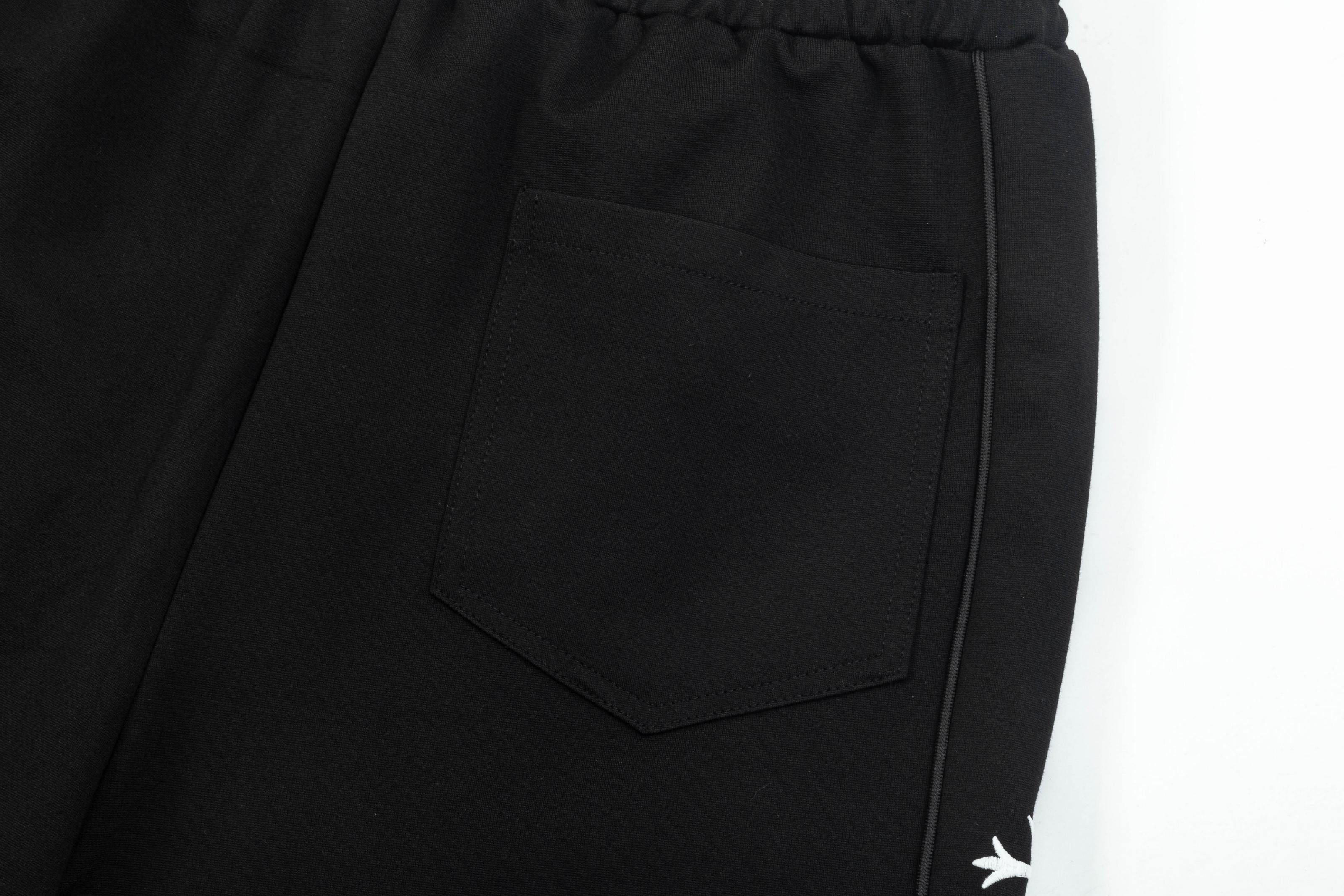 “2025 Crocon Knitted Shorts with Custom Logo, Strong Crotch, Stylish Design – Black/White” - 图片 4