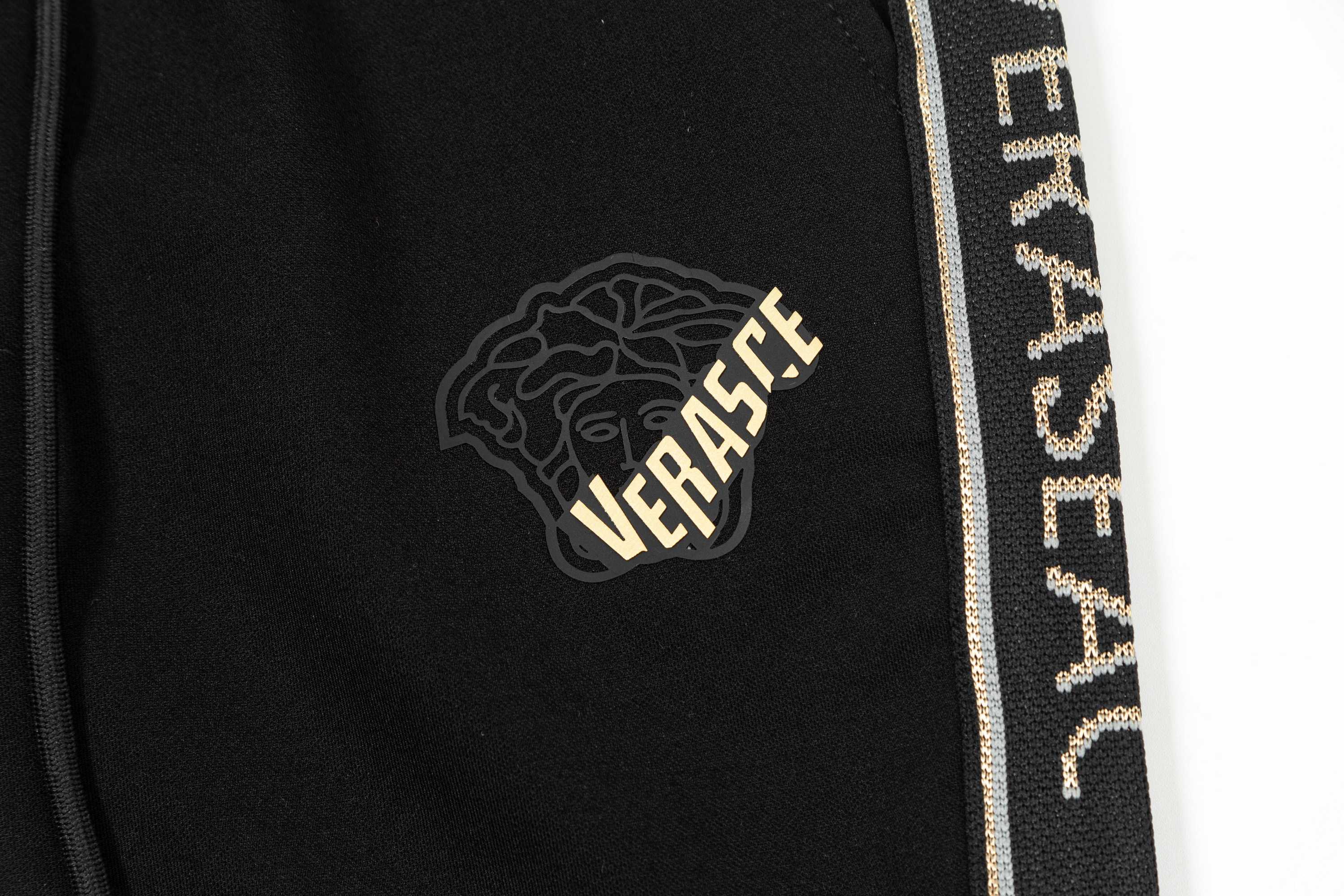 “2025 VERSACE Van Sage Custom Knitting Shorts in Black, Sizes M-4XL” - 图片 6