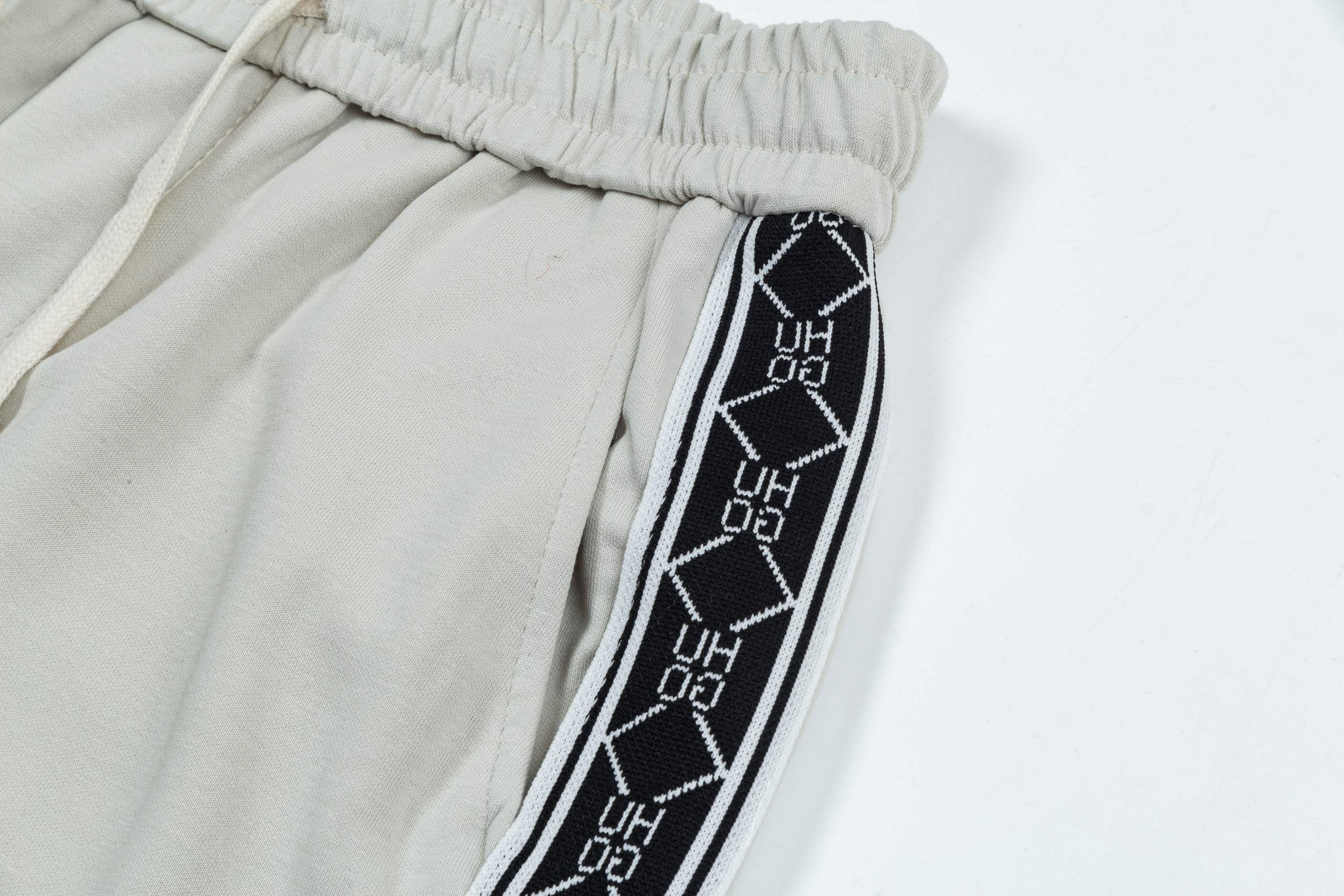 2025 Loewe Knitting Shorts: Custom Fabric, Embroidered Logo, Almond-Black, M-4XL Sizes - 图片 6