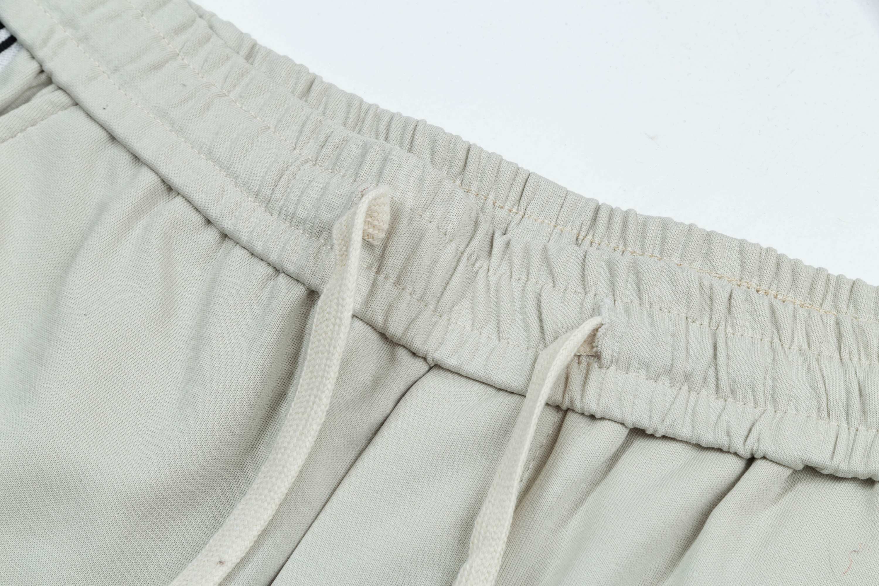 2025 Loewe Knitting Shorts: Custom Fabric, Embroidered Logo, Almond-Black, M-4XL Sizes - 图片 3