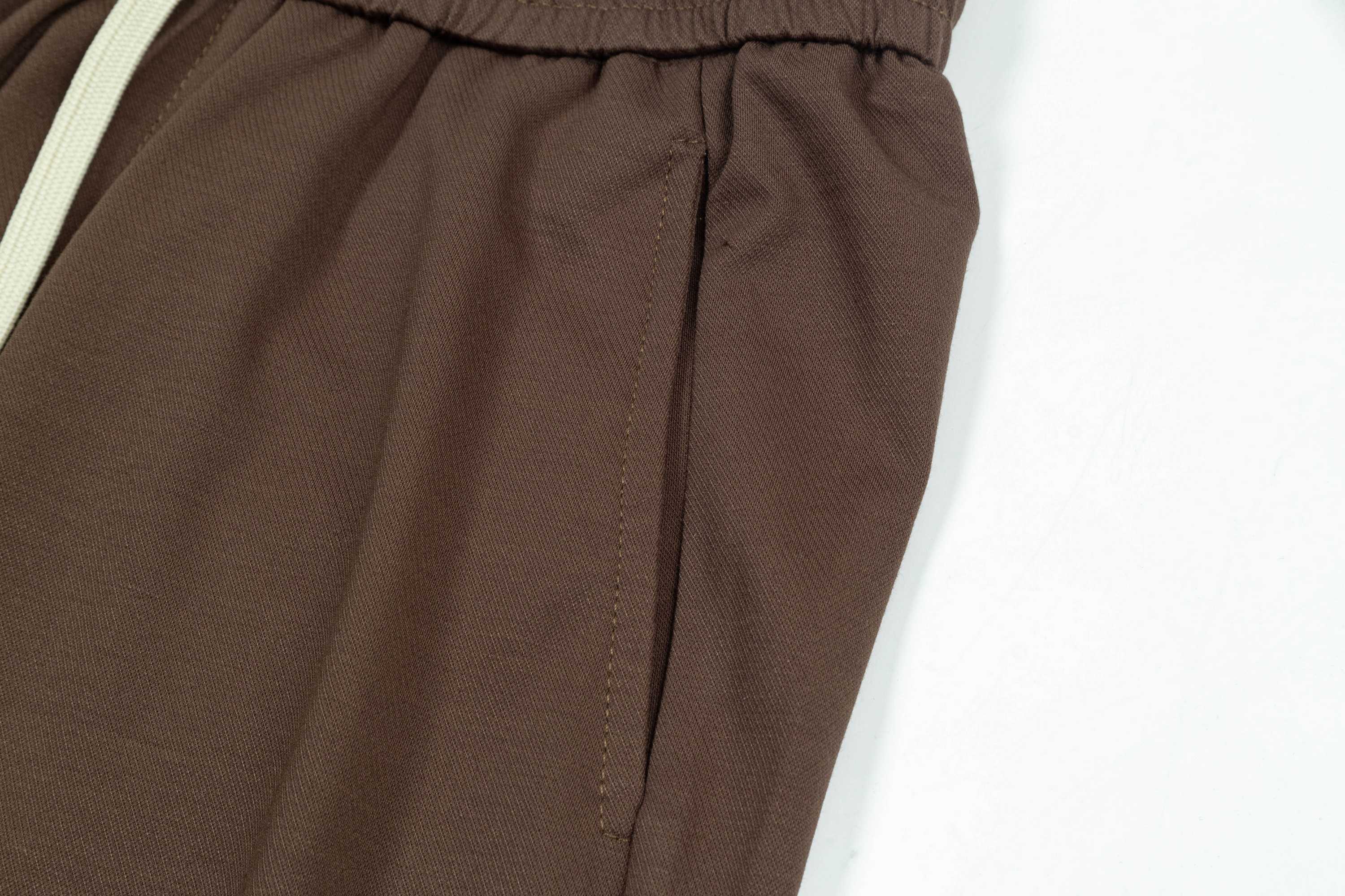 “LV Louis Vuitton 2025 New Knitting Shorts with Custom Embroidered Logo” - 图片 5
