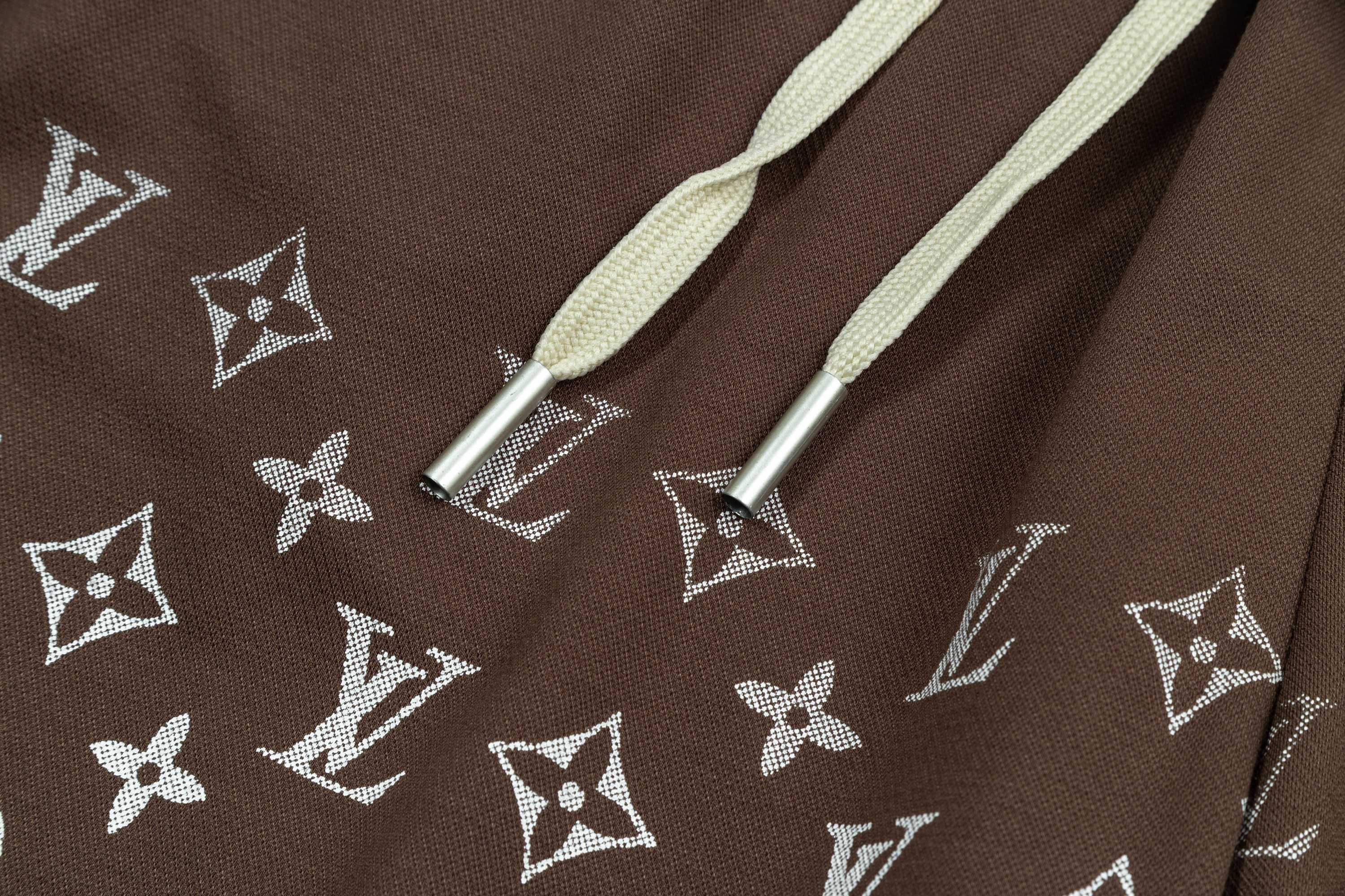 “LV Louis Vuitton 2025 New Knitting Shorts with Custom Embroidered Logo” - 图片 4