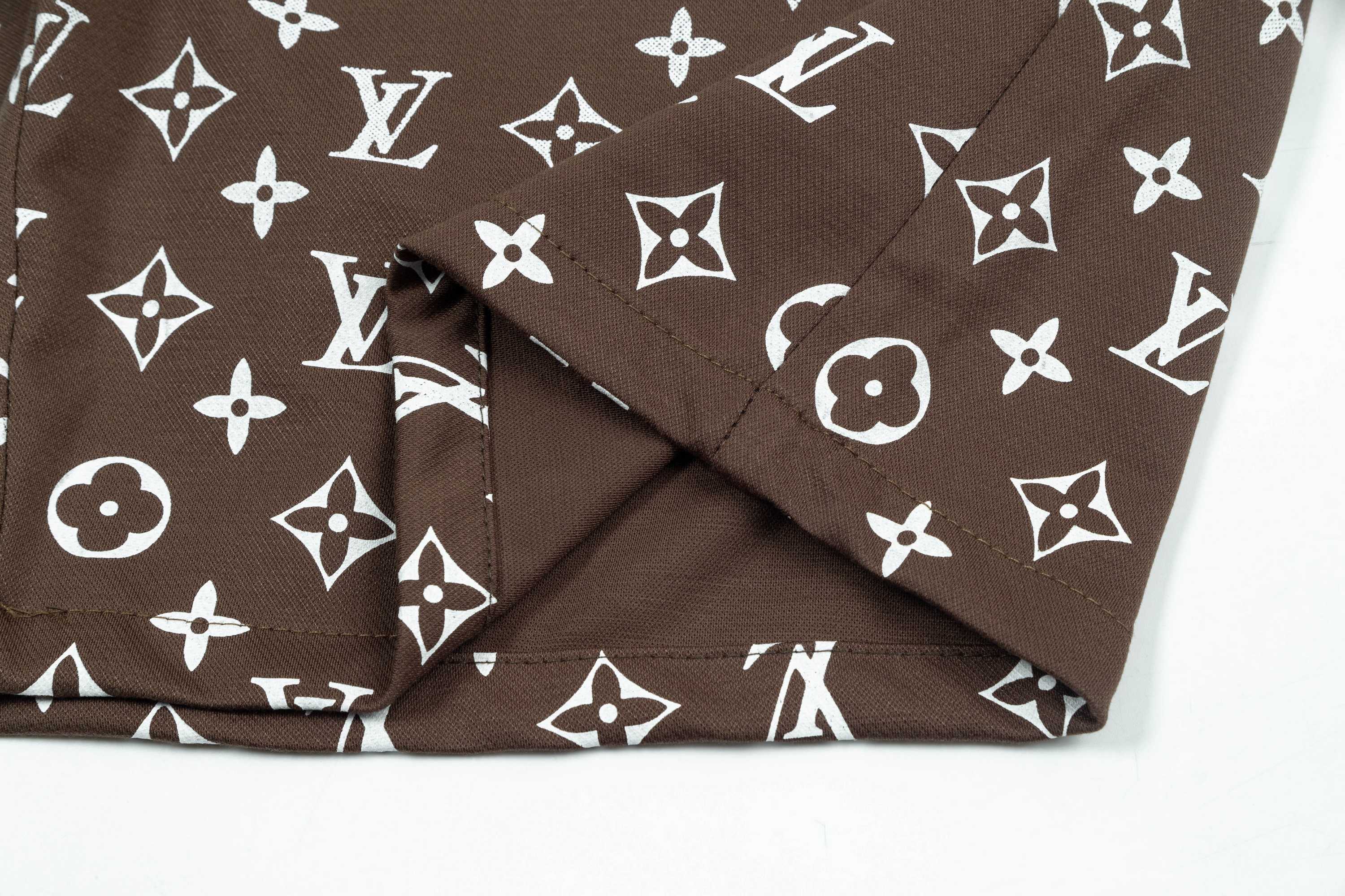 “LV Louis Vuitton 2025 New Knitting Shorts with Custom Embroidered Logo” - 图片 6