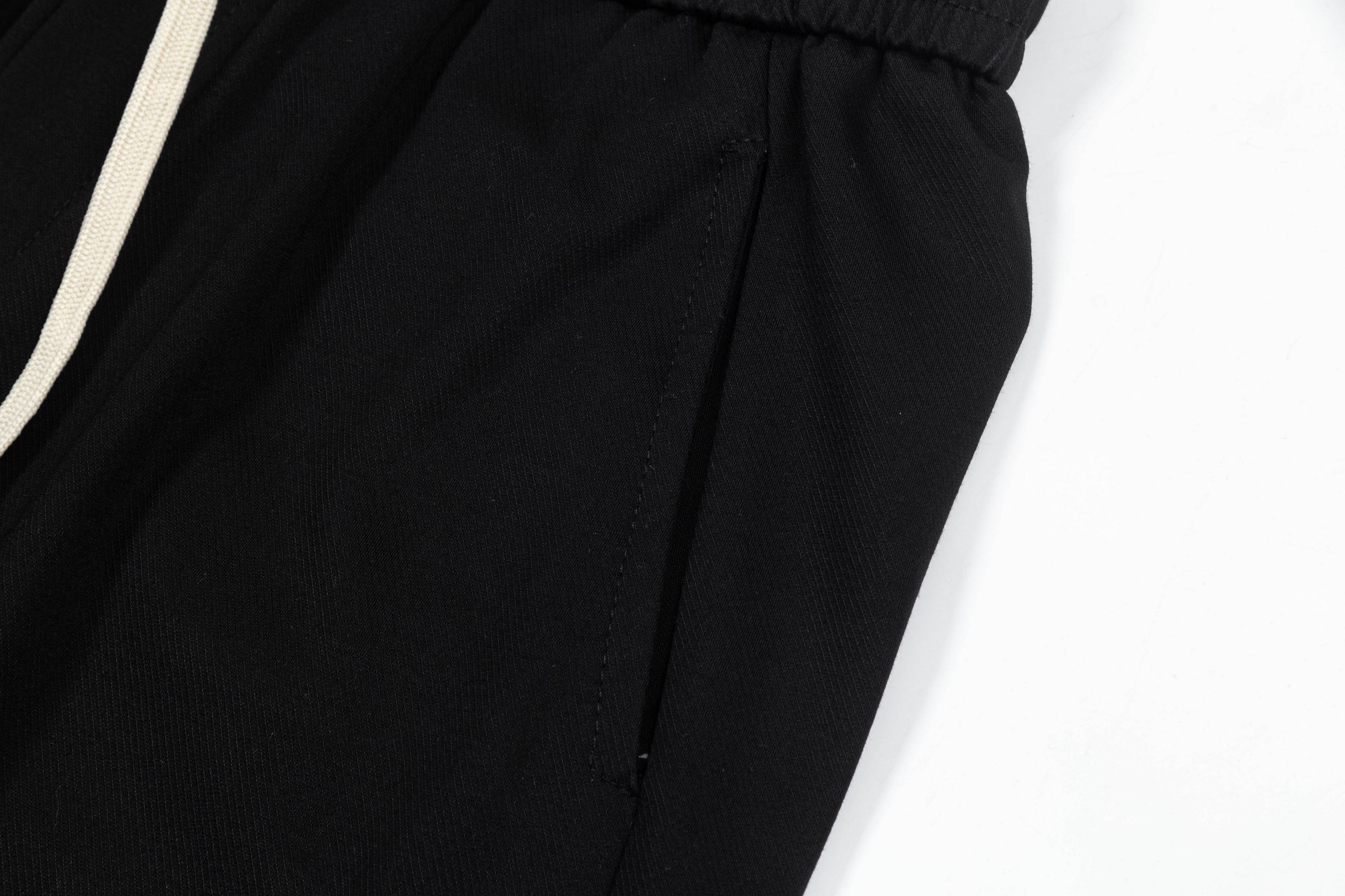 2025 LV Louis Vuitton Knitting Shorts: Custom Fabric, Embroidered Logo, Stylish Design - 图片 4