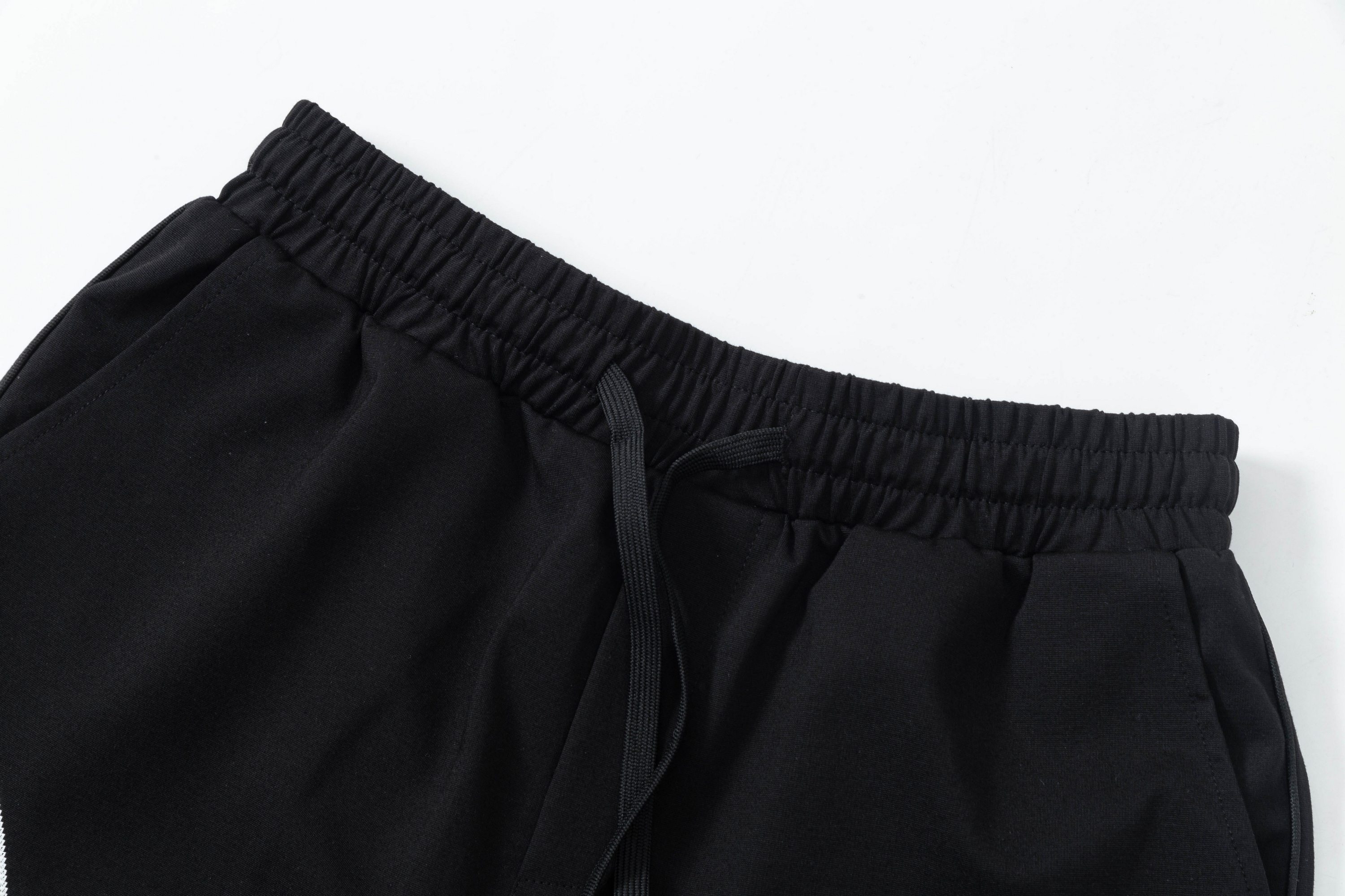 New 2025 GUCCI Knitting Shorts with Custom Embroidery Logo – White-Black, M-4XL - 图片 3