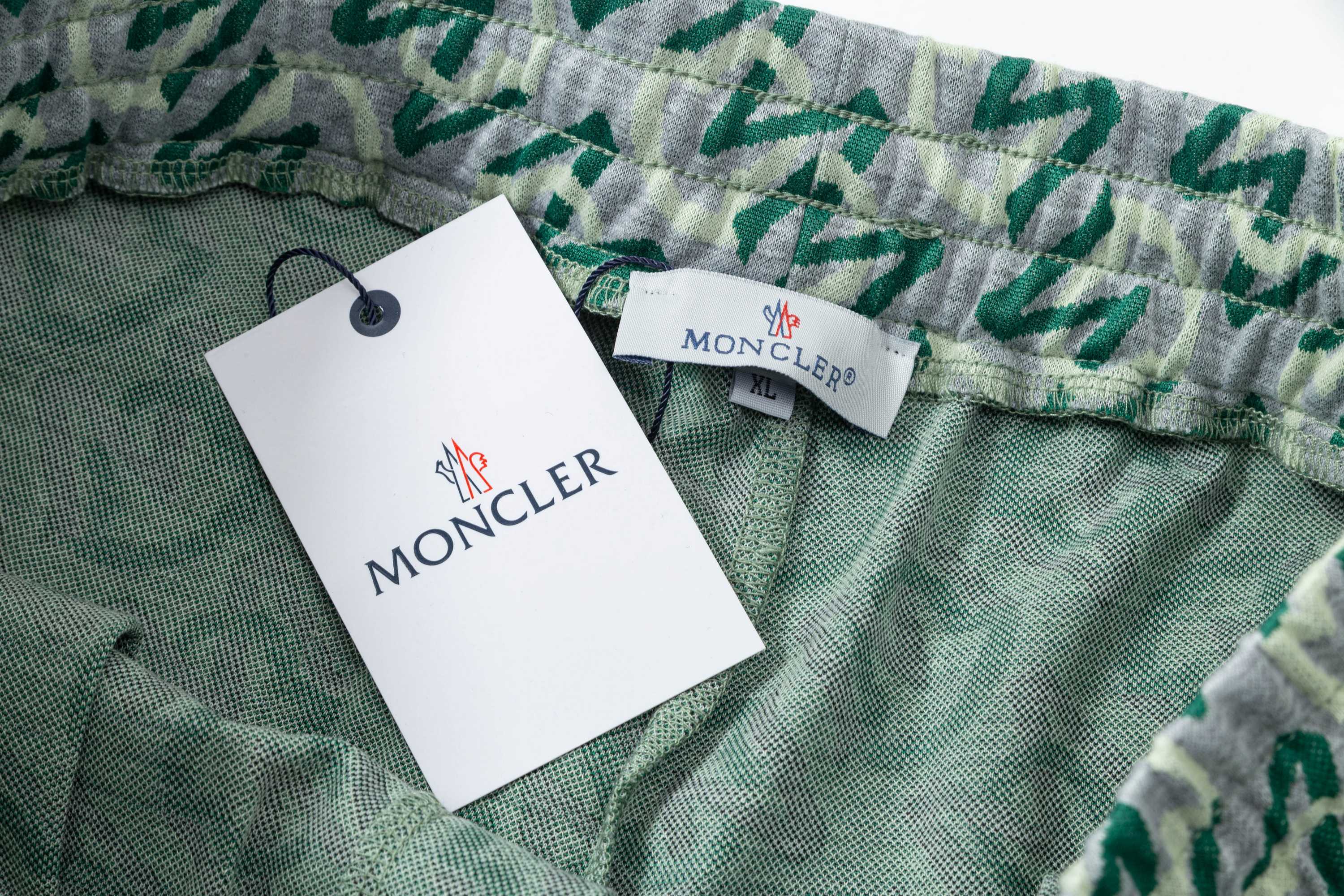 Montcler 2025 Spring/Summer High-Density Knit Shorts in Green and Red, Sizes M-4XL - 图片 8