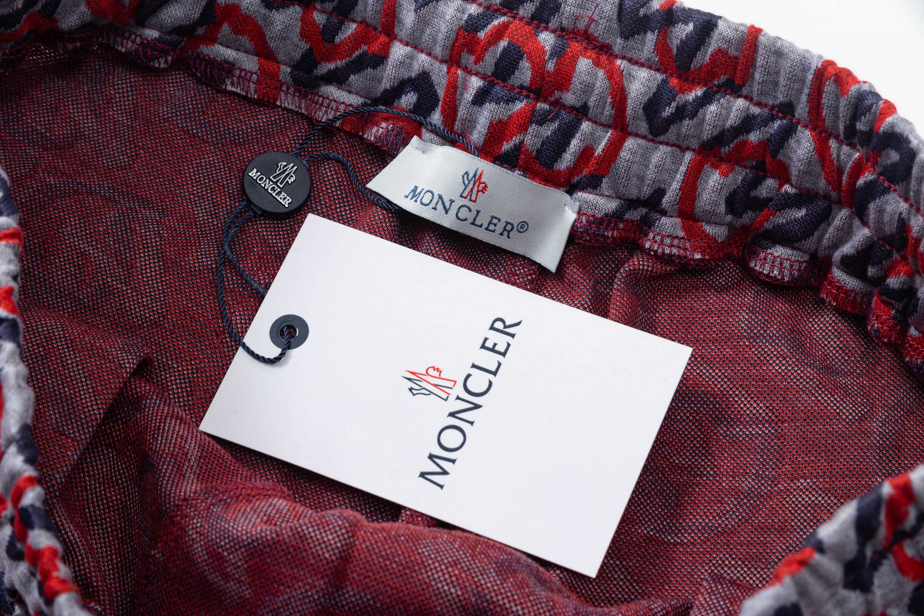 Montcler 2025 Spring/Summer High-Density Knitting Shorts with Strong Gold Ropes - 图片 8