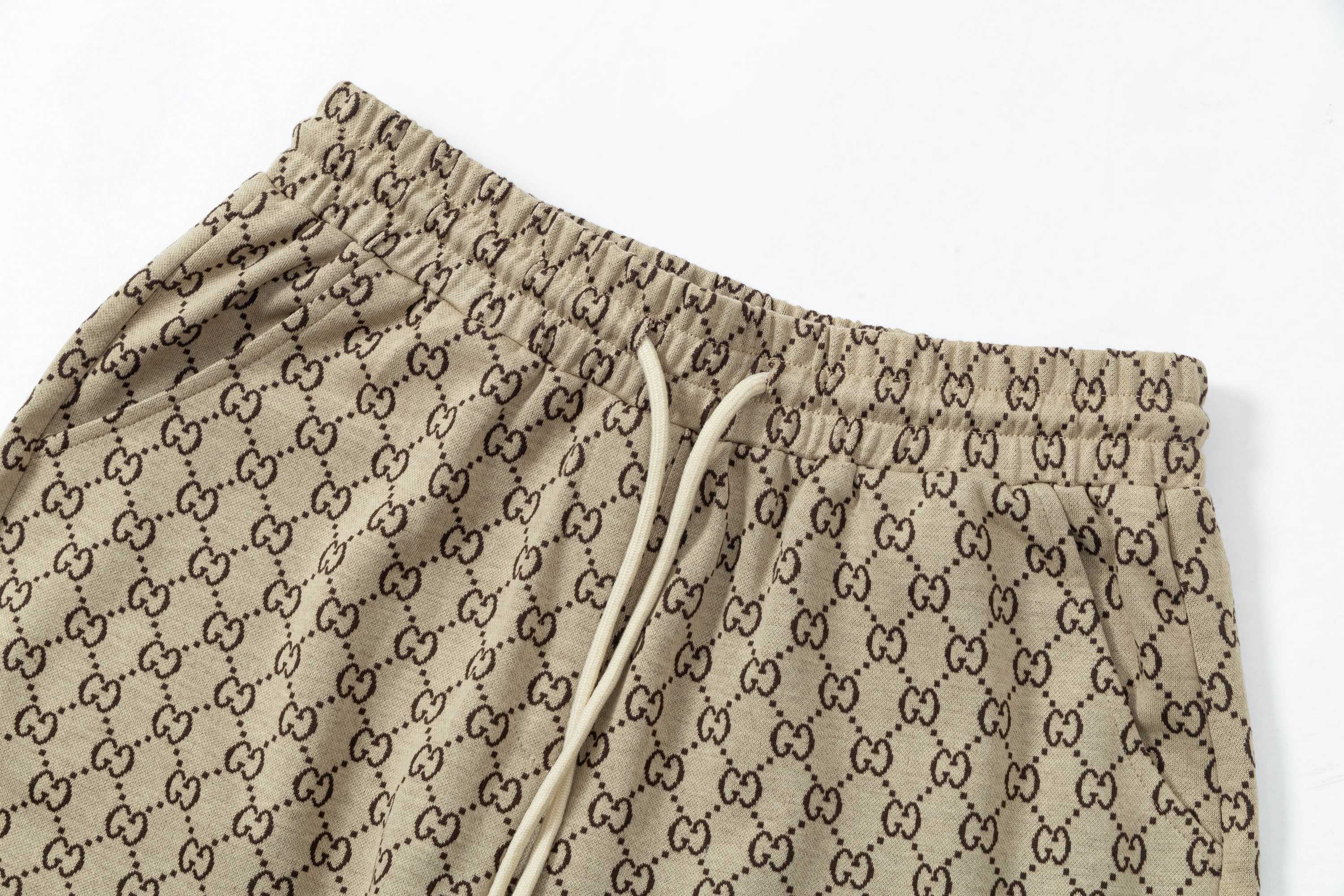 Gucchi GUCCI 2025 High-Density Knitting Shorts: Stylish, Comfortable, and Customizable in Gold - 图片 3