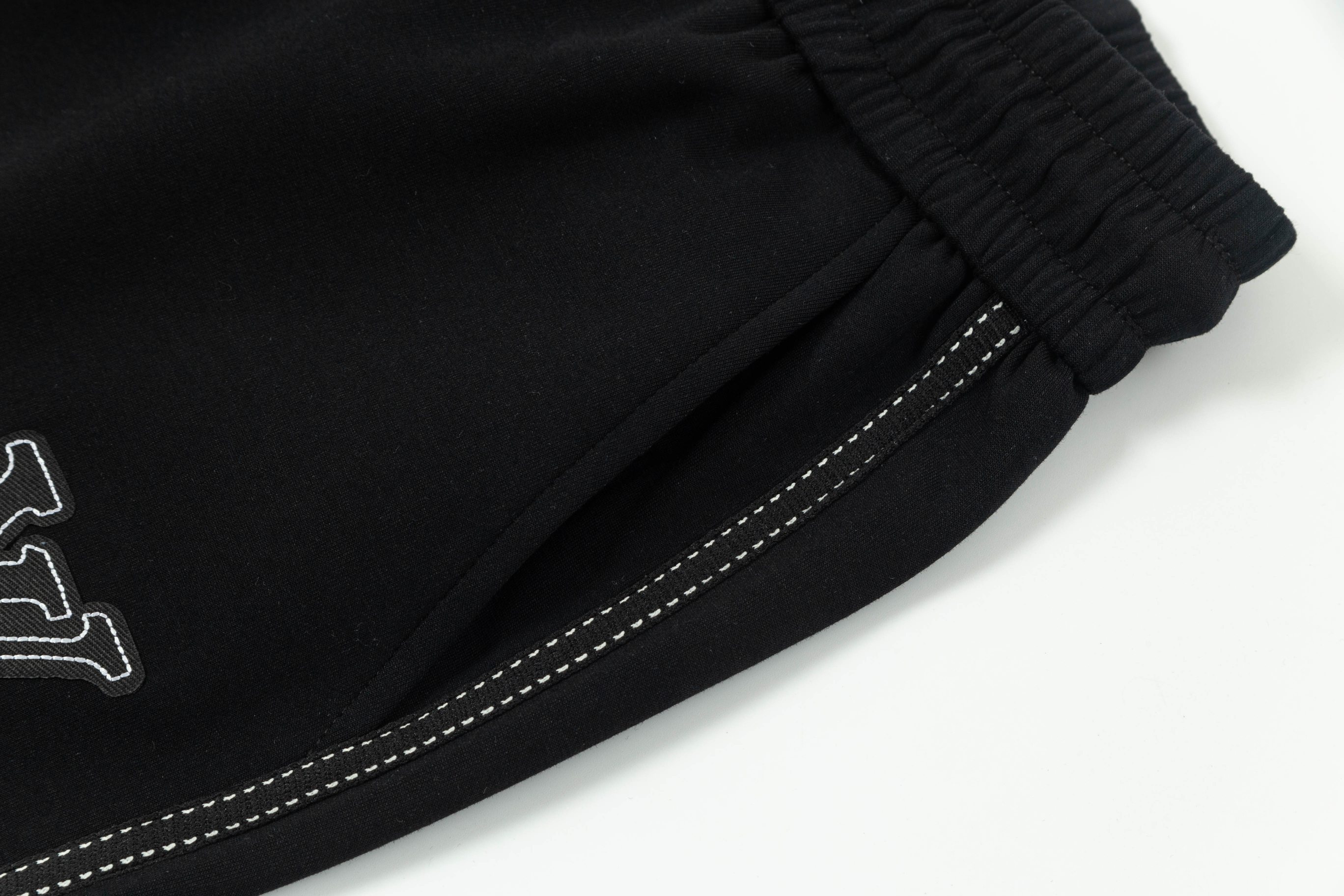 “228 DB 2025 LV Custom Knitting Shorts with Embroidered Logo, Black, M-4XL” - 图片 5