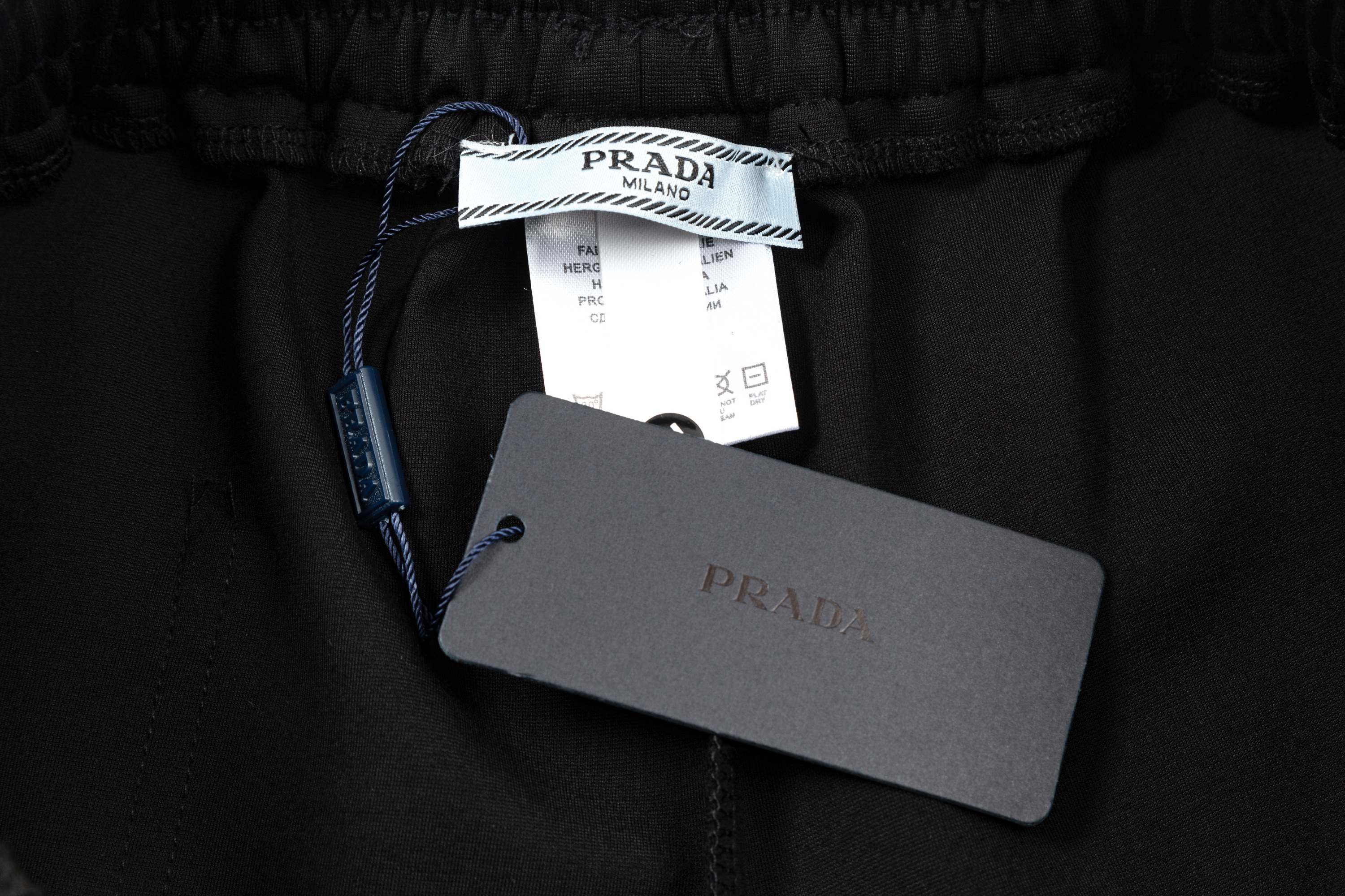 New 2025 Prada Knitting Shorts: Custom Fabric, Embroidered Logo, Stylish Design - 图片 8