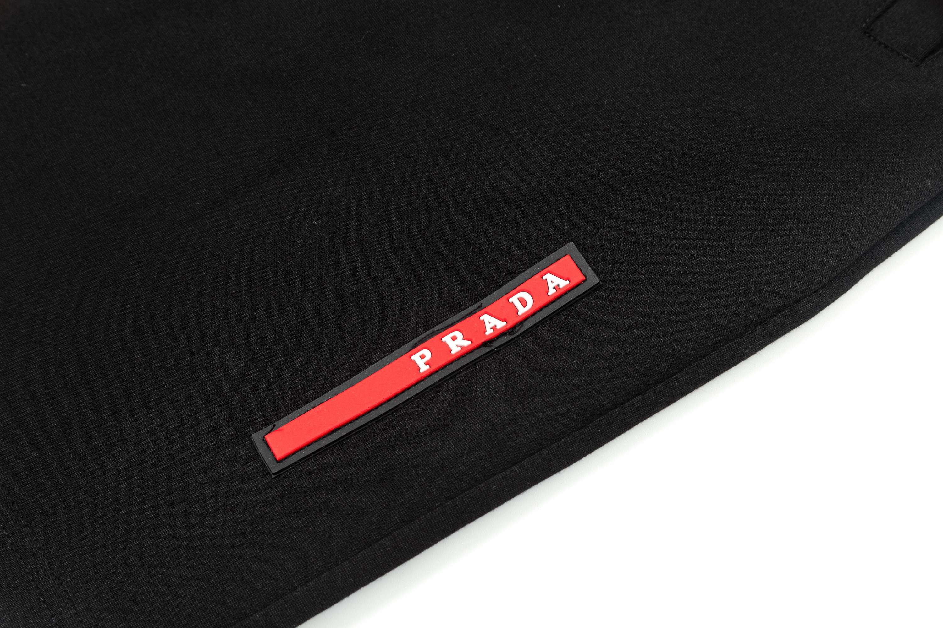New 2025 Prada Knitting Shorts: Custom Fabric, Embroidered Logo, Stylish Design - 图片 4