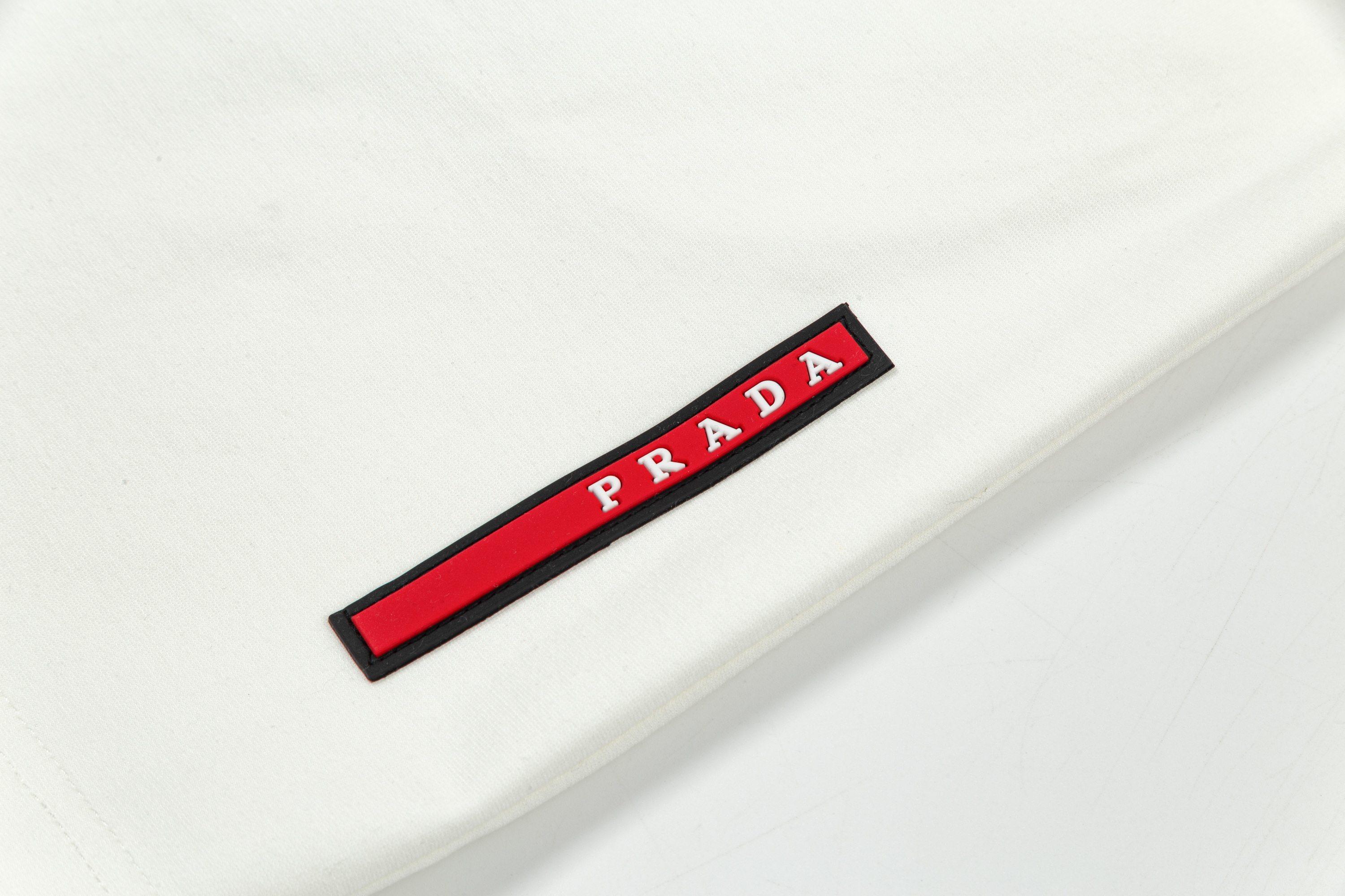 2025 Prada New Knitting Shorts with Custom Fabric and Embroidered Logo - 图片 4