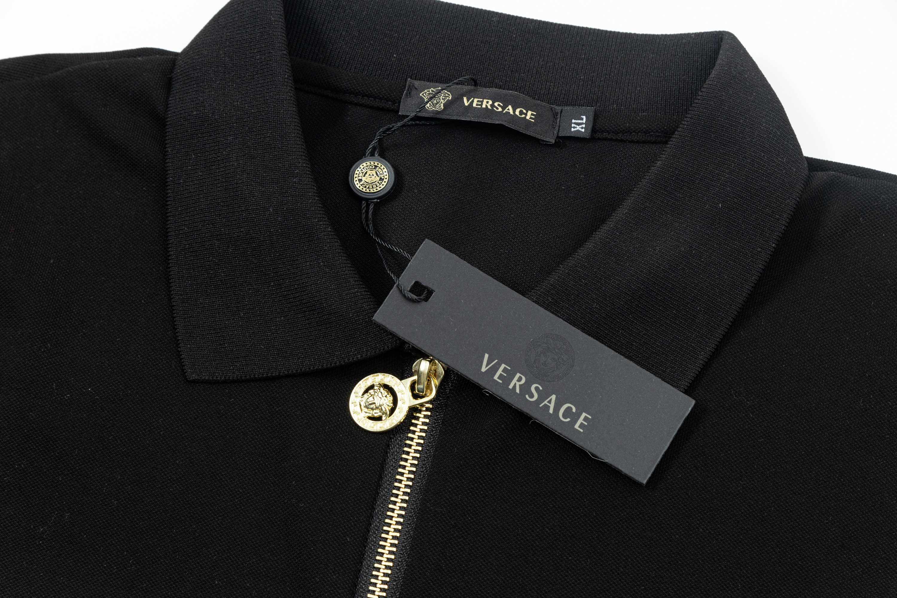 High-Quality Versace POLO Shirts with Gorretex Logo Buttons in White and Black - 图片 4