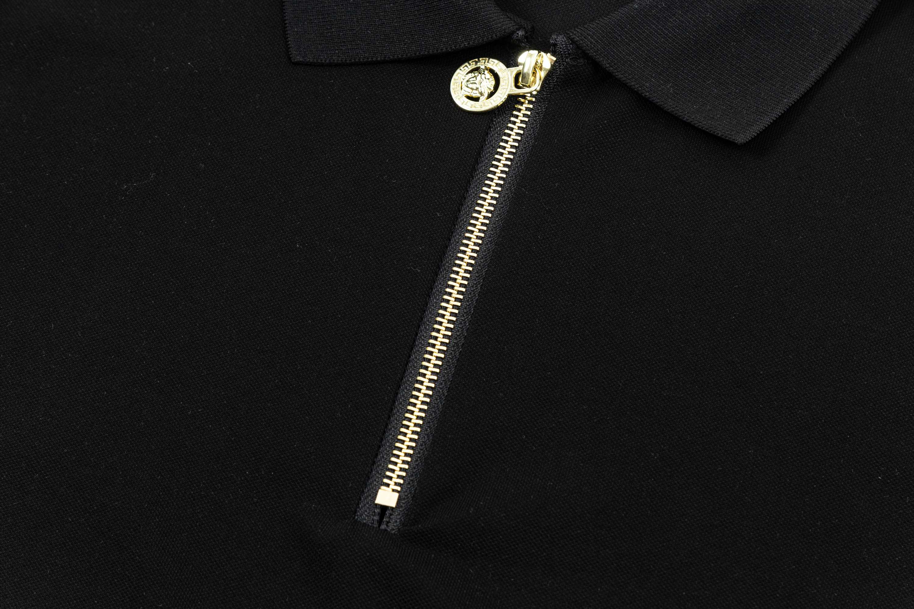 High-Quality Versace POLO Shirts with Gorretex Logo Buttons in White and Black - 图片 6
