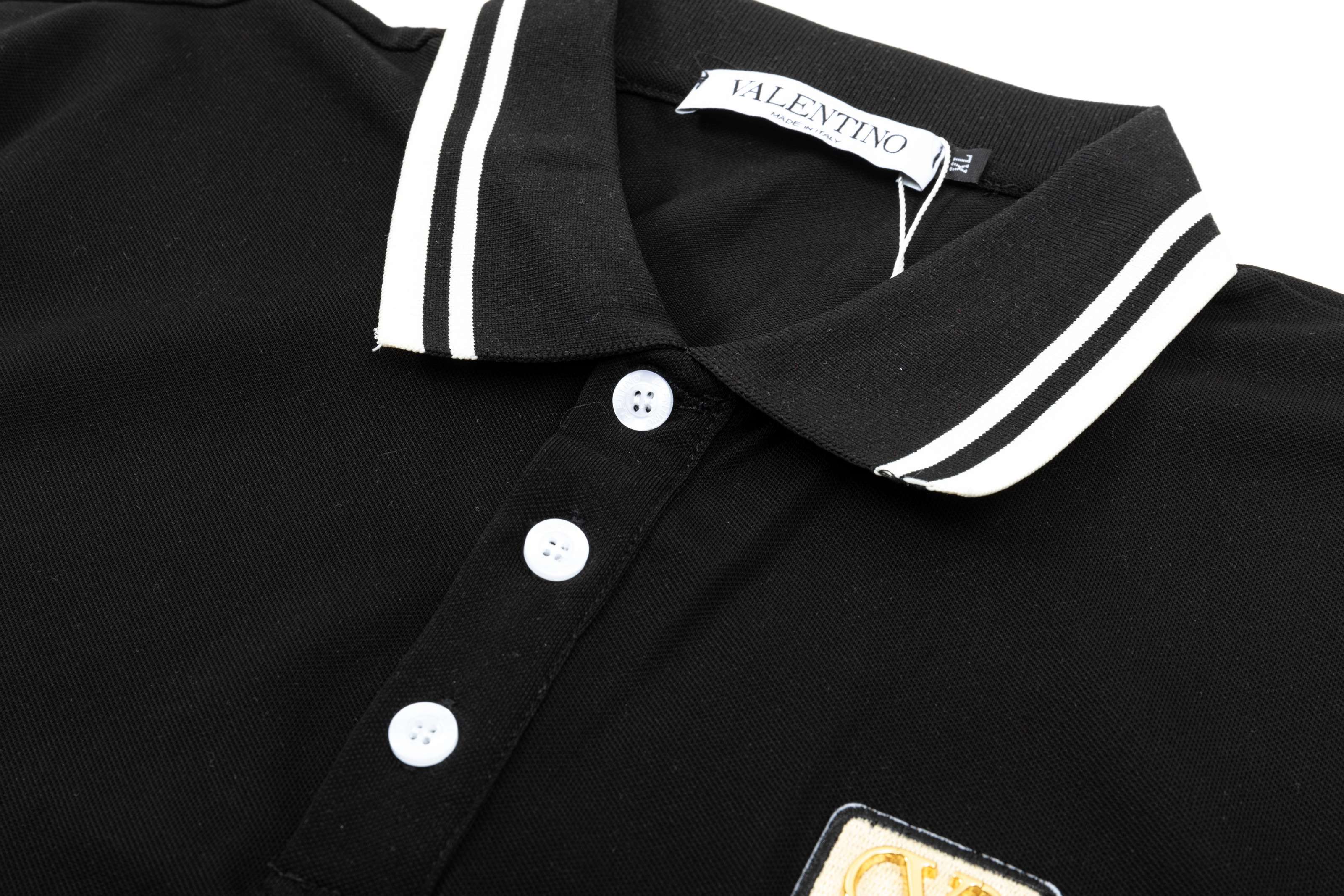 High-quality Valentino POLO shirts with Gorretex logo buttons in white and black. Sizes M-3XL. - 图片 4