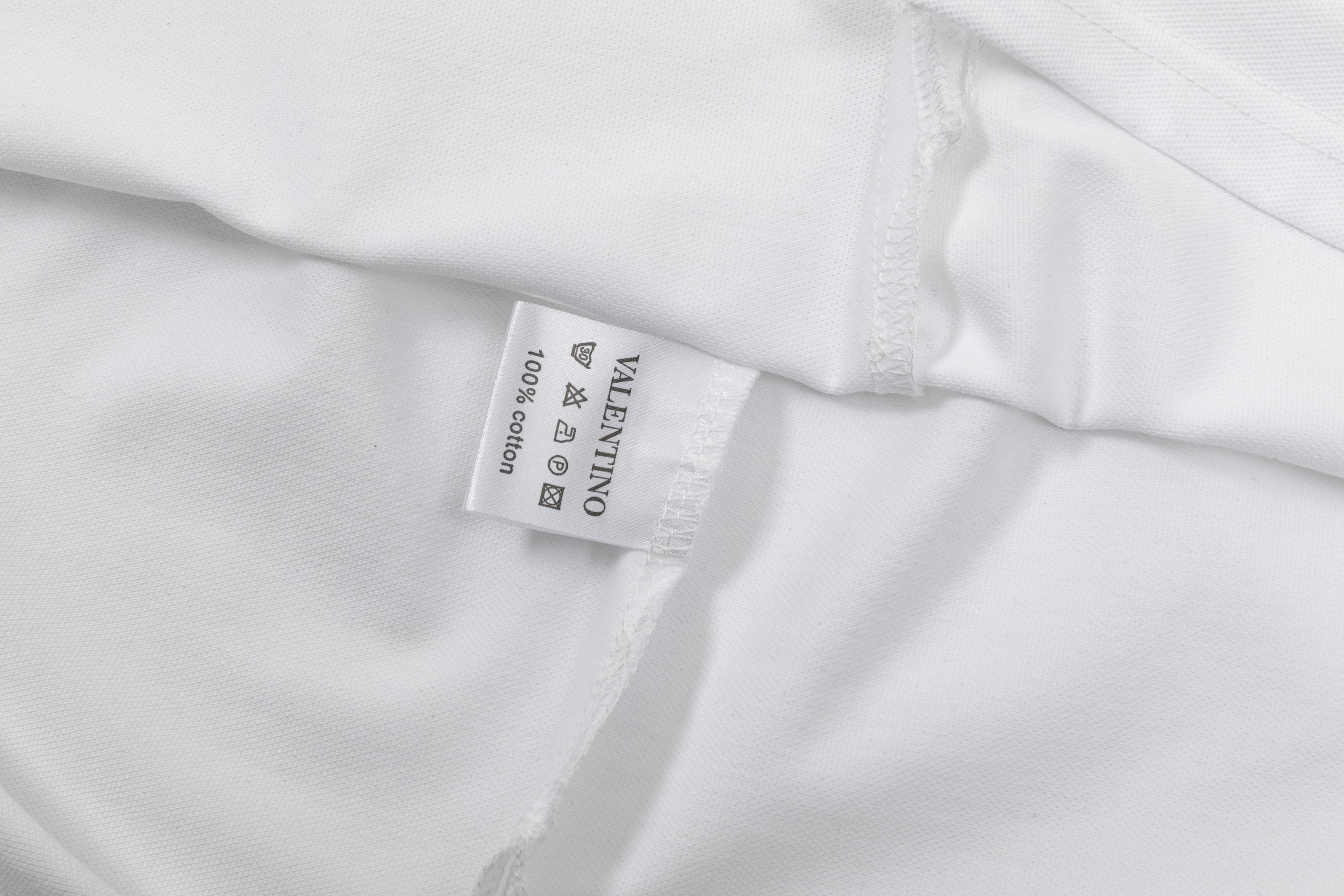 New Valentino POLO Shirts with Gorretex Logo Buttons – 2025 Collection in White and Black - 图片 8
