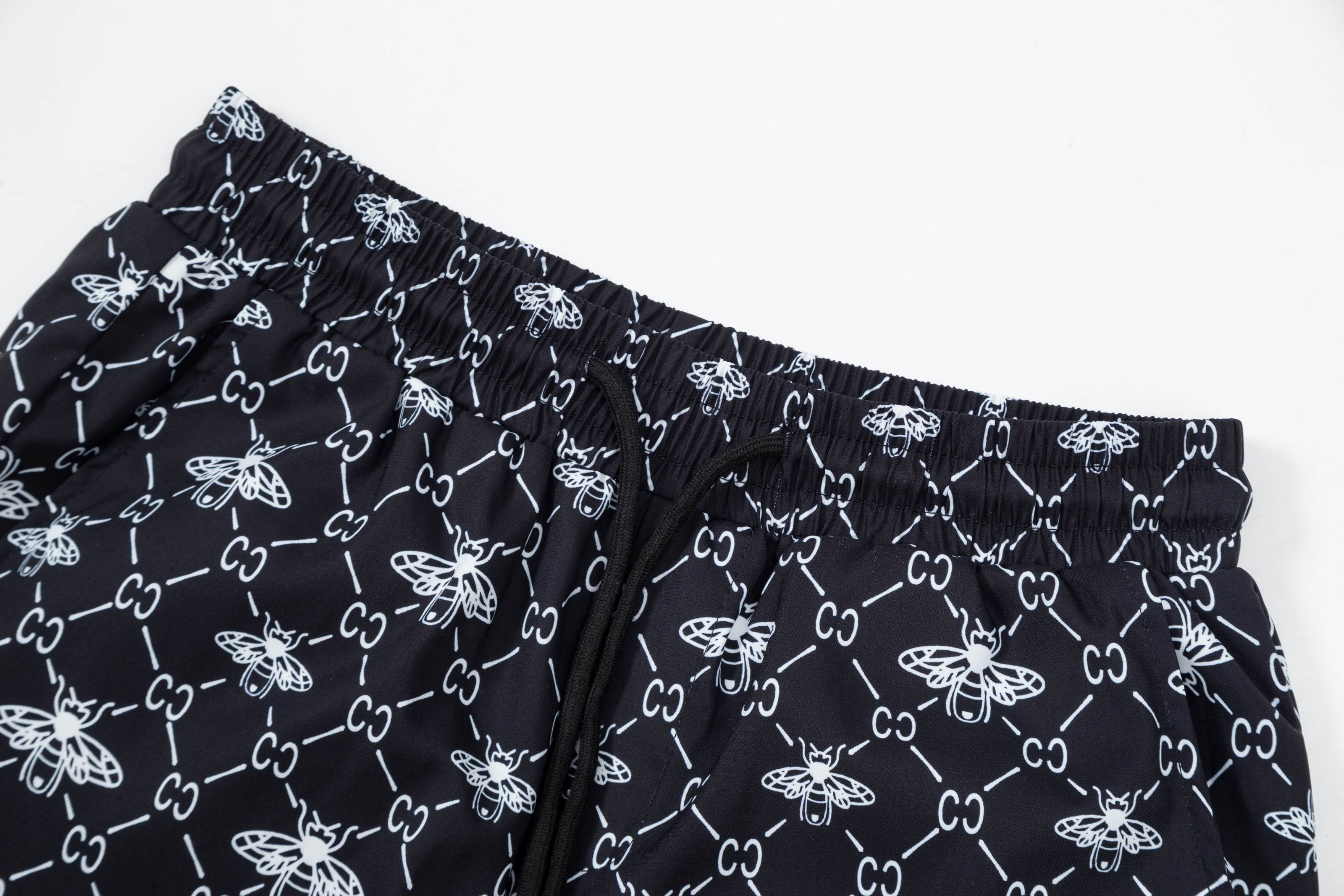 GUCCI 经典款小蜜蜂 沙滩短裤服装,gucci 3