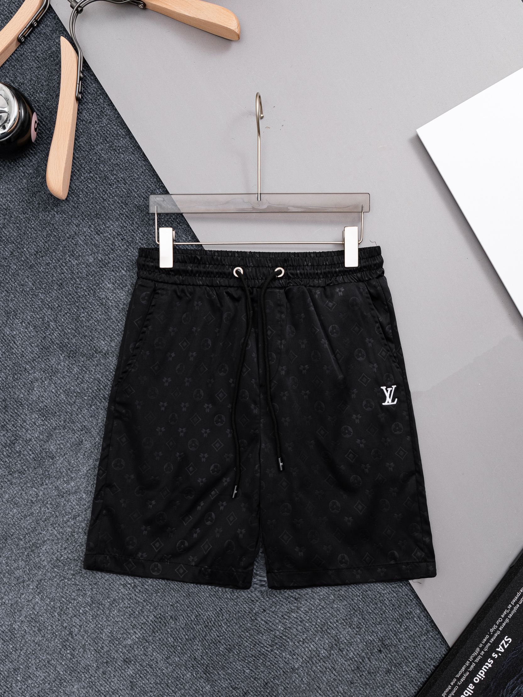 P70 2026 LV Nuevos pantalones cortos de playa de secado rápido, tejido personalizado, logo de artesanía. Corte ajustado…