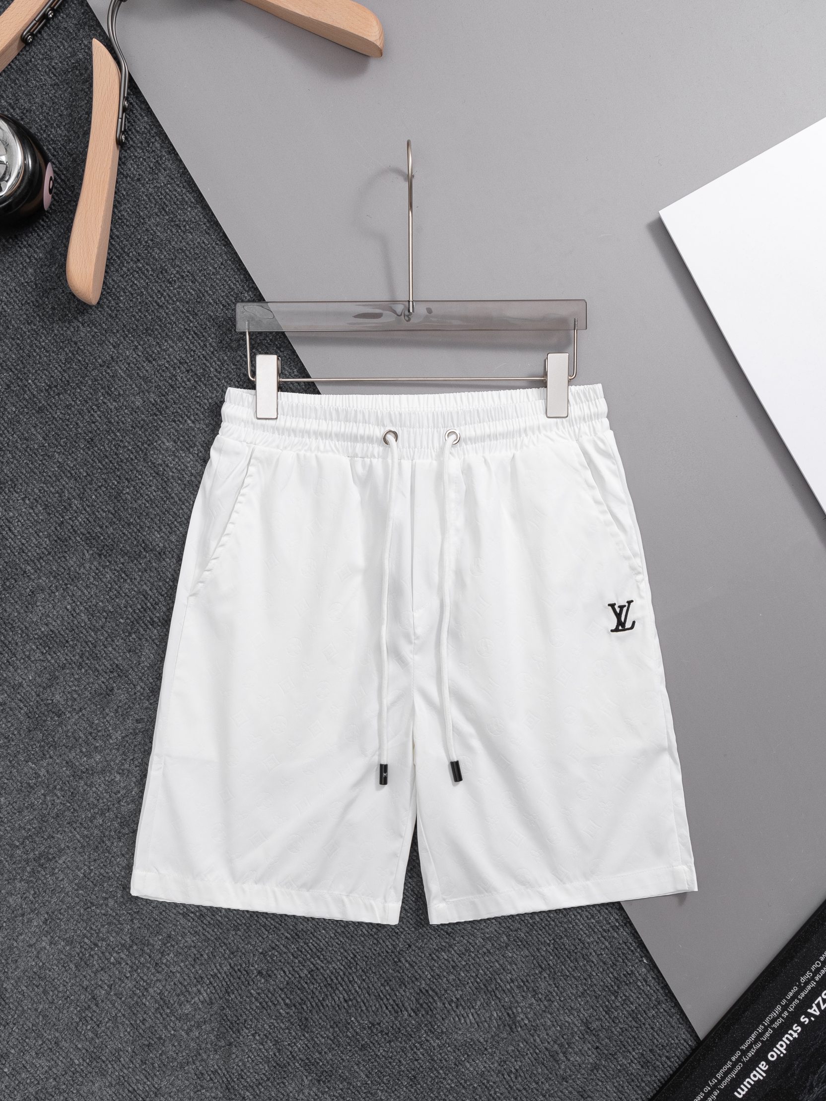 P70 2026 LV Nuevos pantalones cortos de playa de secado rápido, tejido personalizado, logo de artesanía. Corte ajustado…