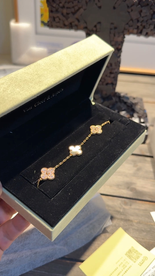 VCA Bracelet