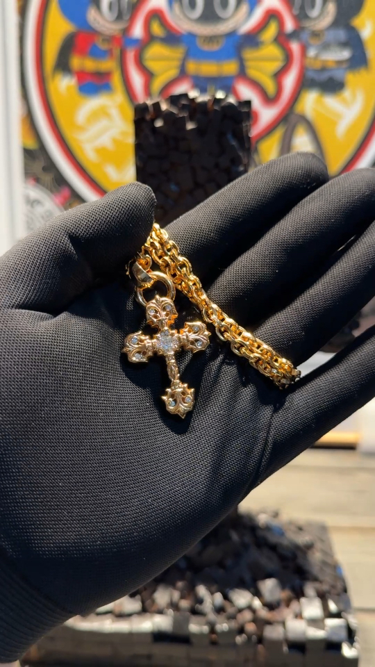 Custom Gold-Plated Diamond Setting, Necklace Pendant