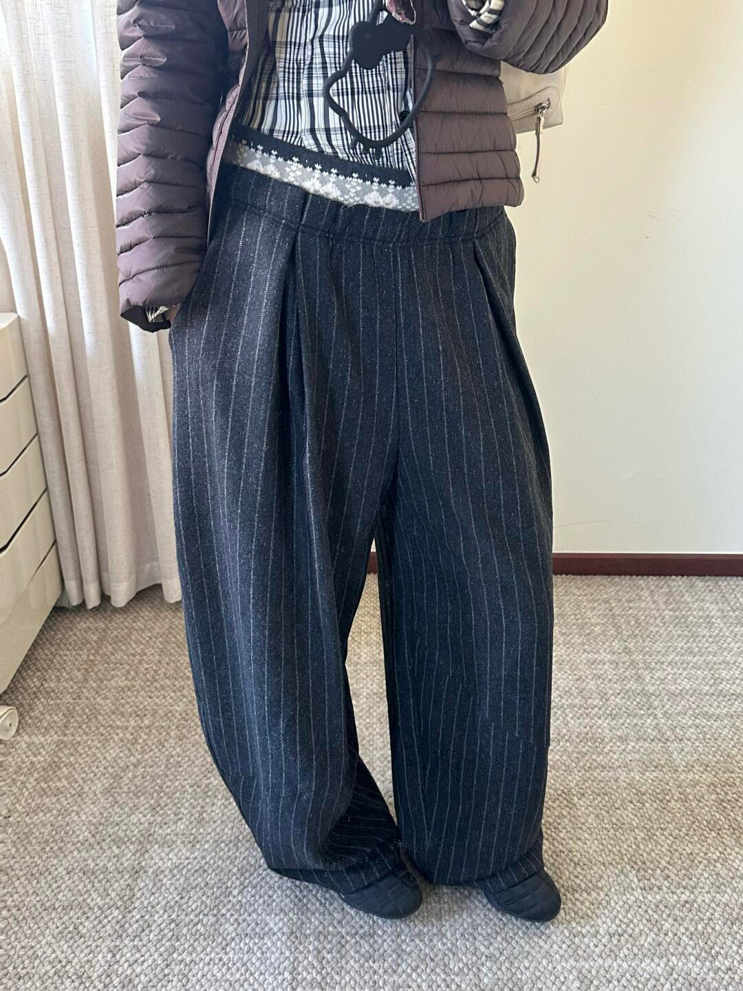 NO:716713,SC 2026 early spring stand-up waist trousers. Exclusively customized knitted waistband and piled drape design to easily create a fashionable trouser shape.xssm,,19860909SC 2026早春立裁腰长裤.独家定制针织腰头,堆感垂坠设计轻松打造时髦裤型.xssm,,,Women's clothing