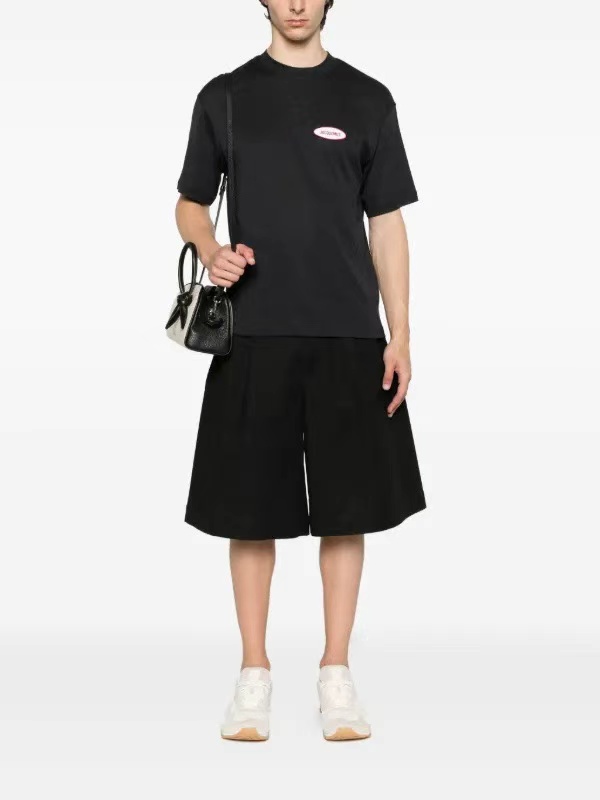 NO:731367,jacquemus 2026 early spring new T-shirt with badge embroidery logo and refreshing holiday feel smlxl,,tees,t-shirt,19860909jacquemus 2026早春新款T恤 徽章刺绣logo 清爽度假感 smlxl,,tees，t-shirt,,Women's clothing