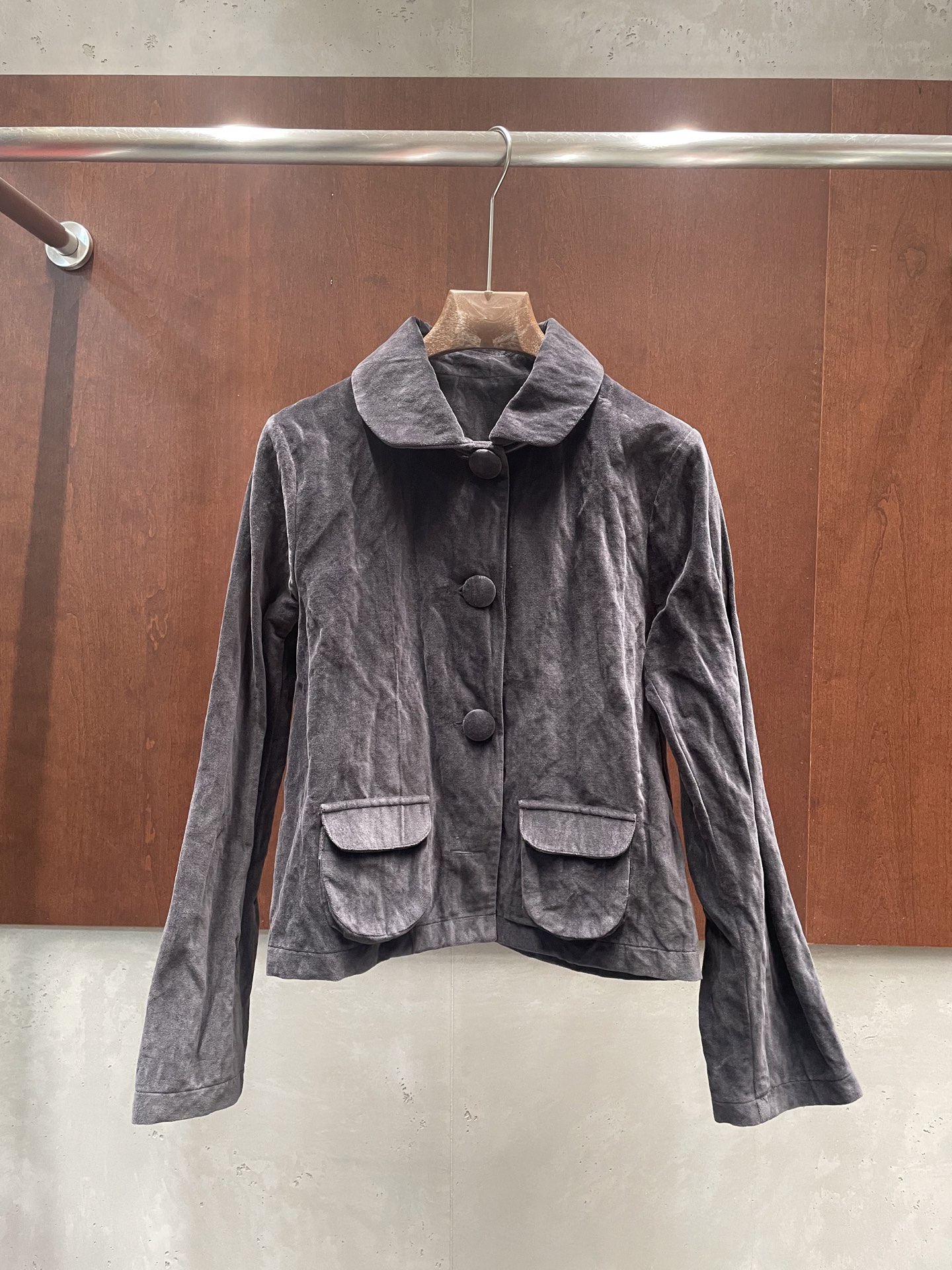 NO:734119,CO 2026 early spring new metal velvet jacket. Imported retro distressed metal velvet fabric, retro and sweet.sml real photos,,jackets & coats,19860909CO 2026早春新款金属丝绒外套.进口复古做旧金属丝面料,复古甜美.sml 实拍图,,jackets & coats,,Women's clothing