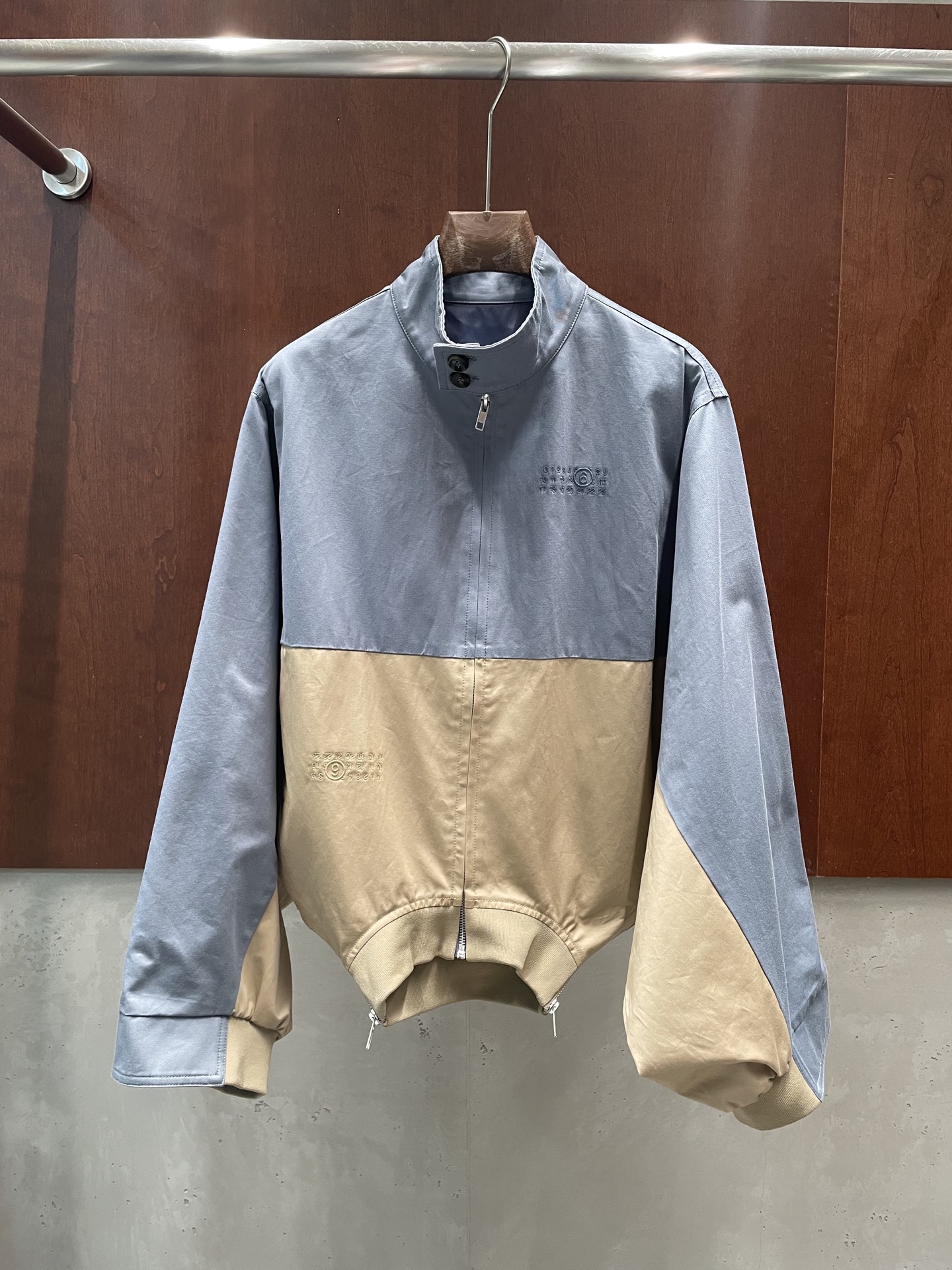 NO:735195,mm6 26ss creative structure color block bomber jacket effortless styling tool inverted two-wear method stylish and thoughtful 36 38 40 real photos, masion margiela, jackets & coats,19860909mm6 26ss 创意结构 拼色飞行员夹克 毫不费力的造型穿搭神器 倒置两穿法 有型有想法 36 38 40 实拍图,,masion margiela,jackets & coats,,Women's clothing
