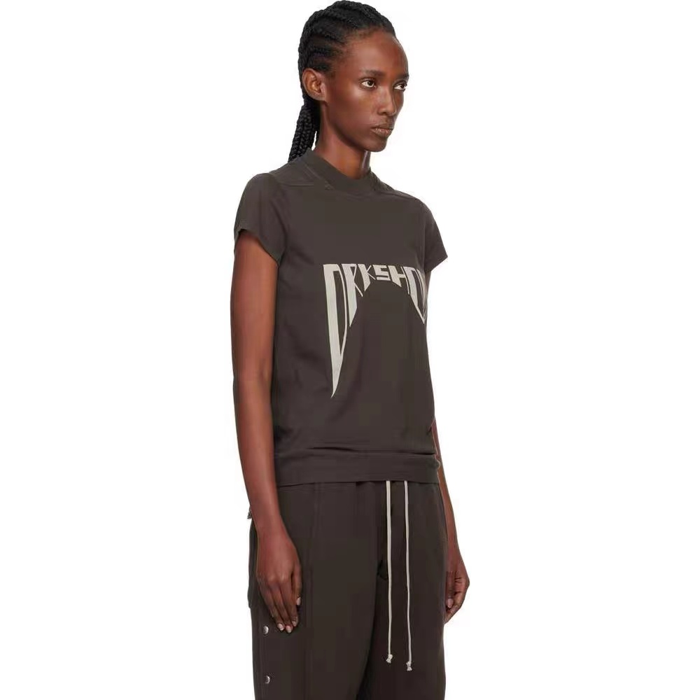 NO:738151,rick owen* 2026 early spring new T-shirt trendy letter printed short sleeves three colors and three codes SML,, T-shirt, tees, t-shirt,19860909rick owen* 2026早春新款T恤潮流字母印花短袖 三色三码 SML,,T-shirt,tees，t-shirt,,Women's clothing