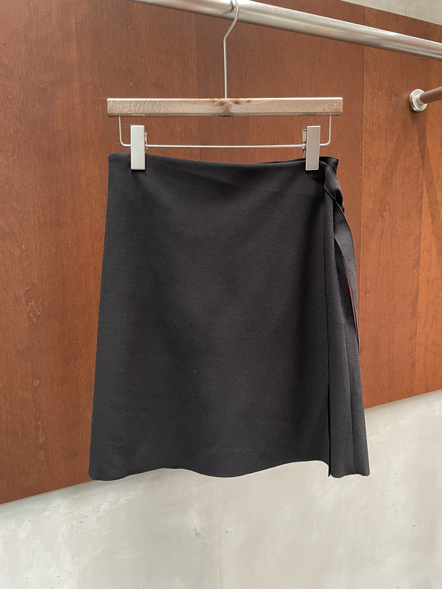 NO:739605,the ro* 2026 early spring new short skirt, basic and versatile, can be matched with any clothing, sml real photos,,skirts,19860909the ro* 2026早春新款短半裙 基础百搭 可搭配任何衣物 sml 实拍图,,skirts,,Women's clothing