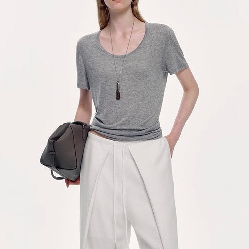 NO:751244,the ro* 2026 early spring new large u-neck T-shirt, super soft fabric, three colors and three sizes, sml,,tees,t-shirt,19860909the ro* 2026早春新款大u领T恤衫 超级柔软的面料 三色三码 sml,,tees，t-shirt,,Women's clothing