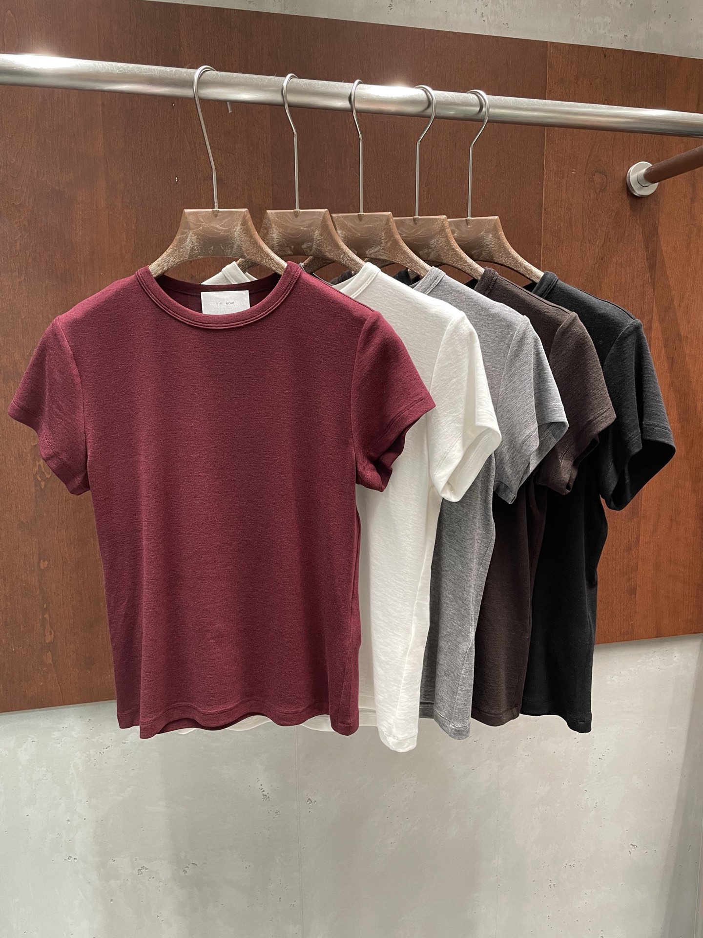 NO:753703,the ro* 2026 early spring new T-shirt, slim fit, right shoulder, wool material, super comfortable, four colors and three sizes, sml, real photos, tees, t-shirt,19860909the ro* 2026早春新款T恤 修身款 正肩 含羊毛料 超级舒服 四色三码sml 实拍图,,tees，t-shirt,,Women's clothing