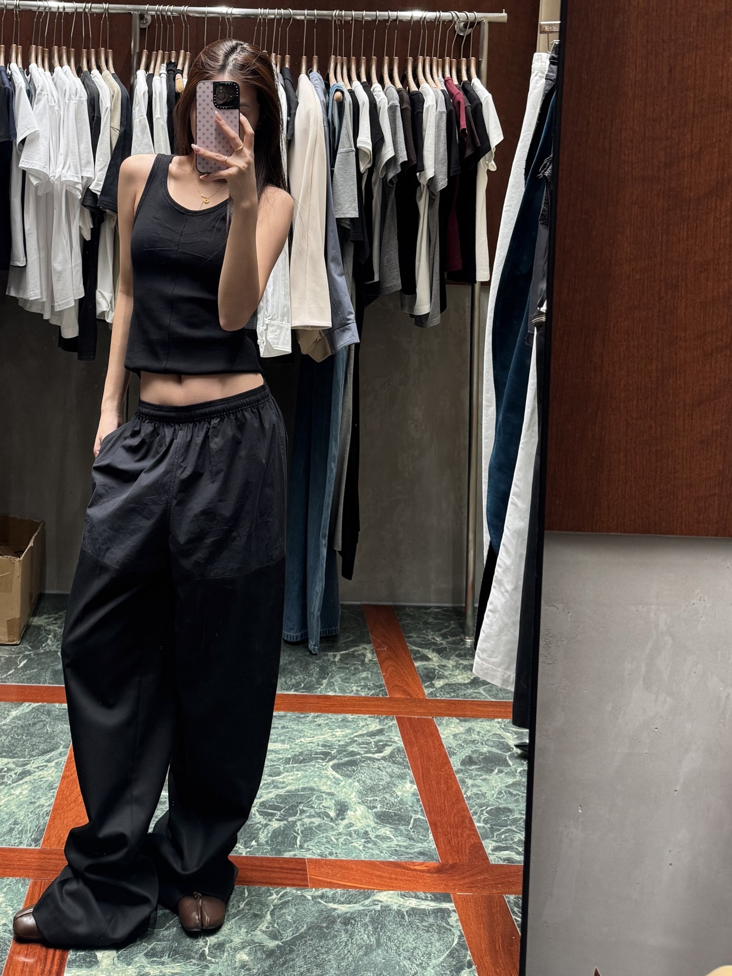 NO:752790,It’s super cool to pair with the alaia vest. It’s the same style for men and women!  !  ,,alaia,19860909搭配alaia背心超酷的呀 男女同款哦！！,,alaia,,Women's clothing