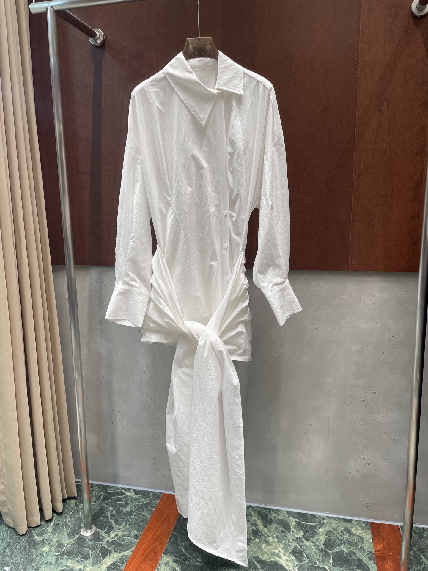 NO:760552,the attico 26ss structured dress breaks the rules, shirt skirts can also be very fashionable, unlocks bundled matching, sml real photos,,skirts,19860909the attico 26ss 结构式连衣裙 打破常规 衬衣裙也可以很时髦 解锁捆绑式搭配 sml 实拍图,,skirts,,Women's clothing