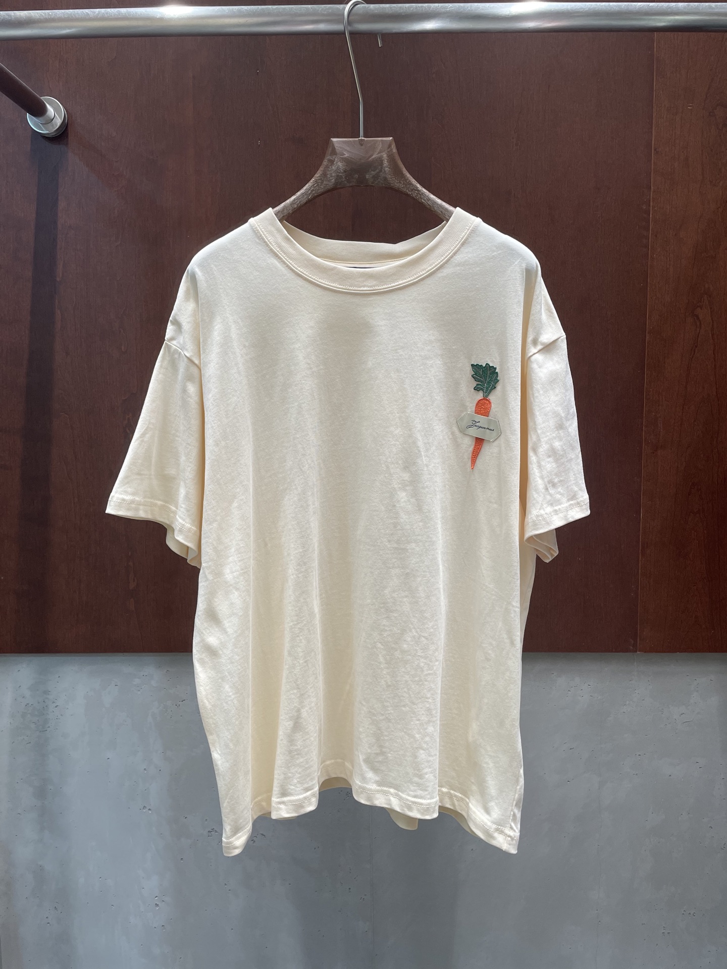 NO:762609,jacquemus 2026 spring and summer new T-shirt, patch embroidery logo, French holiday feel, sml p real photos,,tees,t-shirt,19860909jacquemus 2026春夏新款T恤 贴布刺绣logo 法式度假感 sml p实拍图,,tees，t-shirt,,Women's clothing
