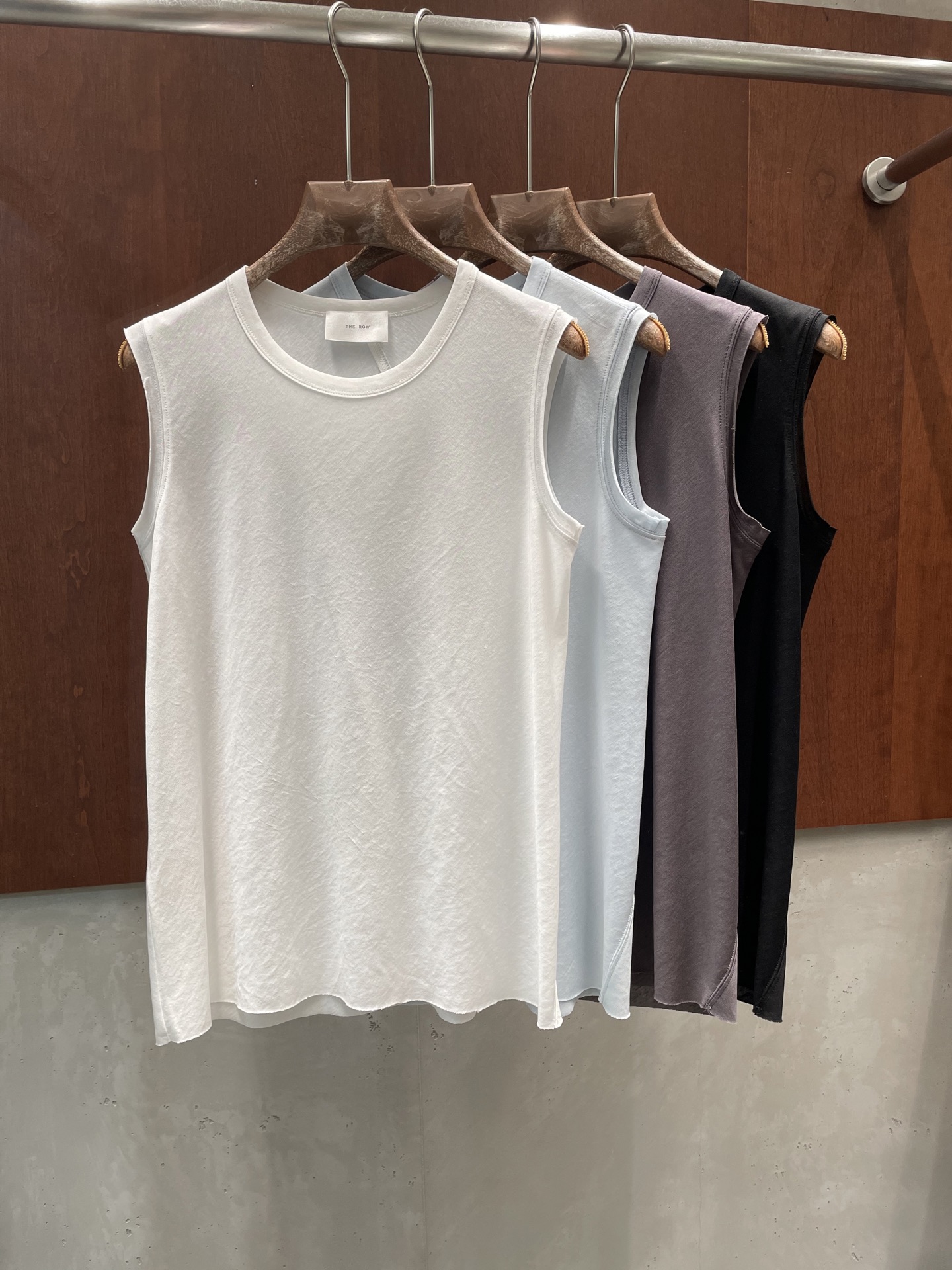 NO:791726,the ro* 2026 spring and summer new vest, minimalism, four colors and three sizes, sml p real shot,,19860909the ro* 2026春夏新款背心 极简主义 四色三码 sml p实拍图,,,Women's clothing