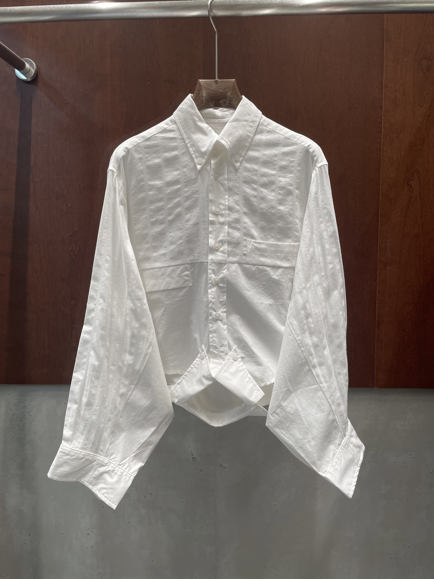 NO:797278,mm6 26ss structured inverted shirt. Both ends are so handsome. Which end are you looking at? The shirt is so empty, sml real photos, masion margiela,19860909mm6 26ss 结构式倒置衬衣 两头都好帅到底顾哪头啊 衬衣空有福了sml 实拍图,,masion margiela,,Women's clothing