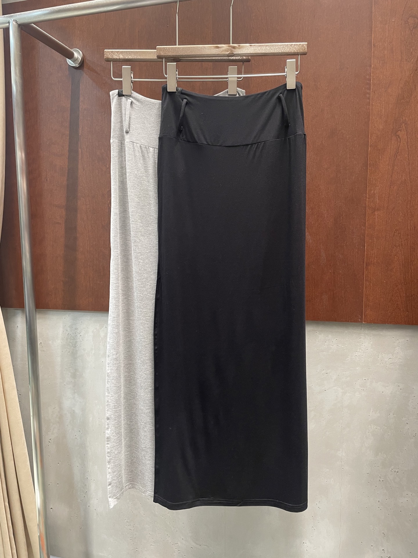 NO:800677,RA 2026 spring and summer new skirt, the fabric is super skin-friendly and soft, slit design, two colors and three sizes, sml p real photos,,skirts,19860909RA 2026春夏新款半裙 面料超级亲肤柔顺 开叉设计 两色三码 sml p实拍图,,skirts,,Women's clothing