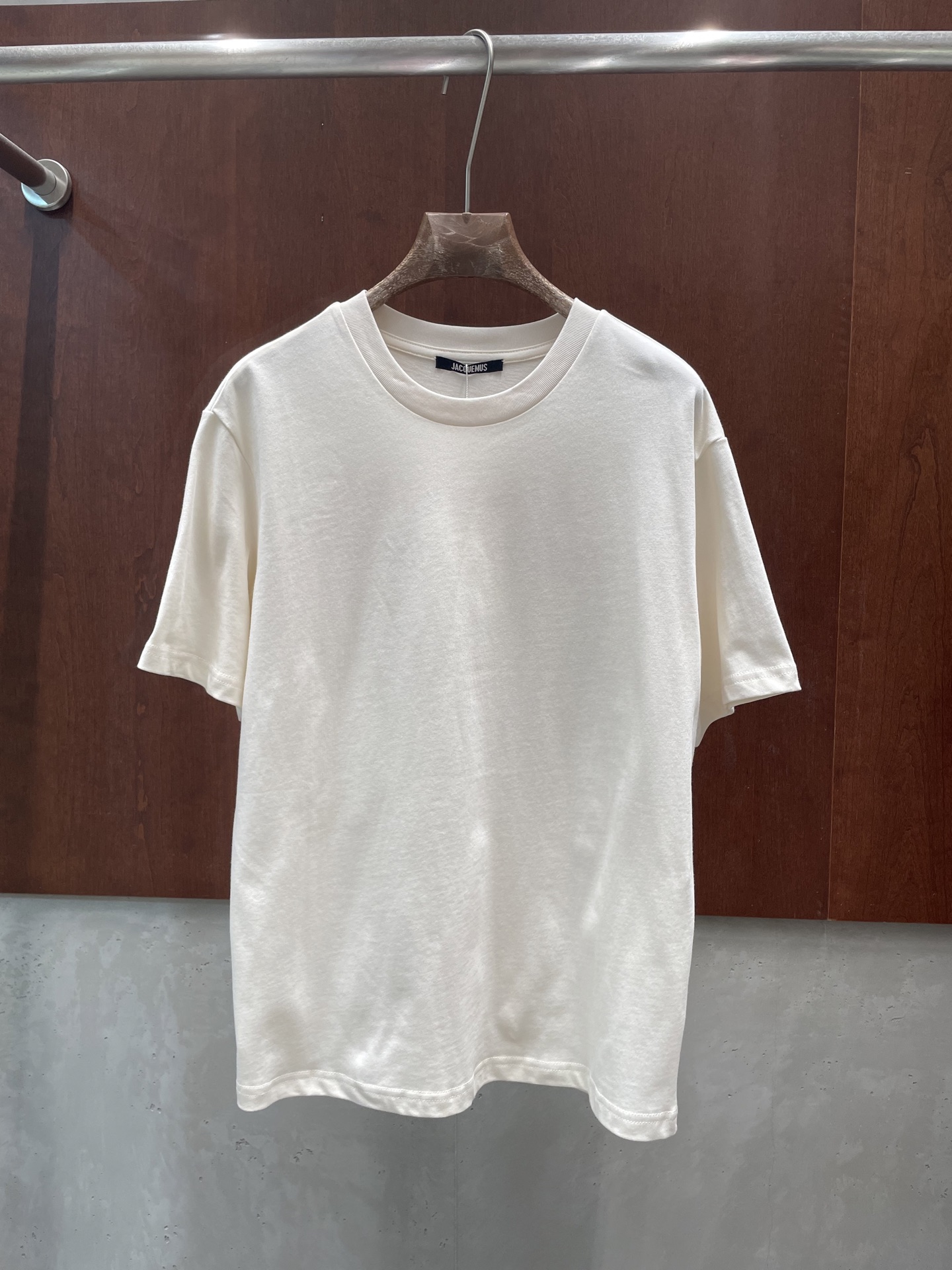 NO:807645,jacquemus 2026 spring and summer new style red embroidered logo sml on the back actual photos,,19860909jacquemus 2026春夏新款 后背红色刺绣logo sml 实拍图,,,Women's clothing