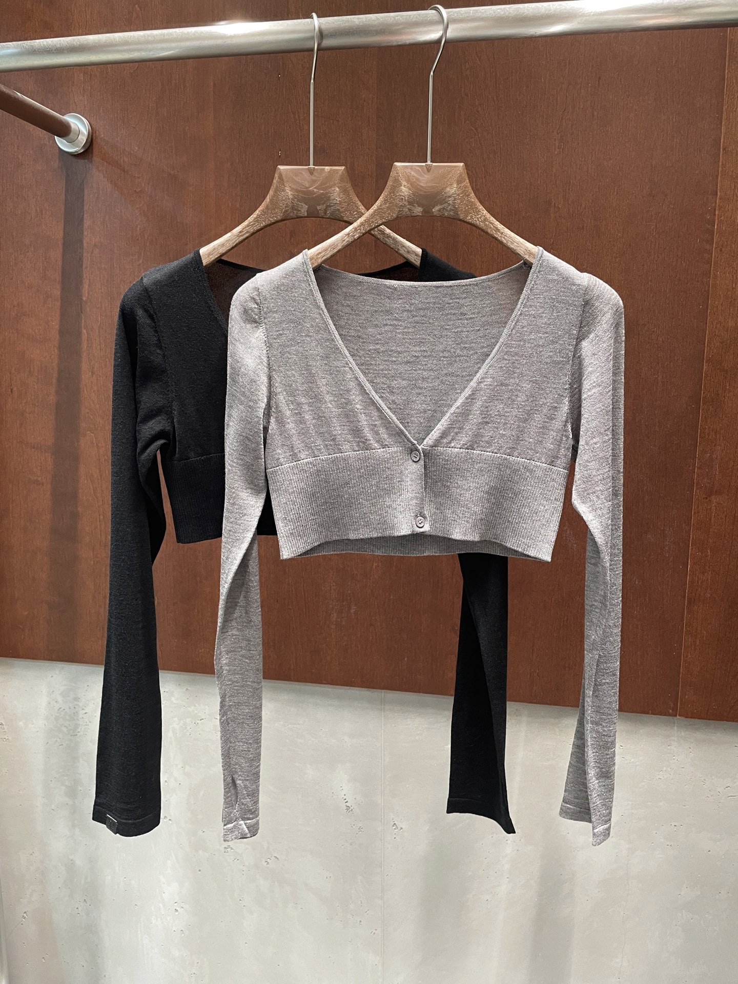 NO:808187,RAV 2026 spring and summer new knitted cardigan, a must-have for air-conditioned rooms in summer, two colors and three sizes, sml p real photos,,19860909RAV 2026春夏新款针织开衫 夏季空调房必备款 两色三码 sml p实拍图,,,Women's clothing